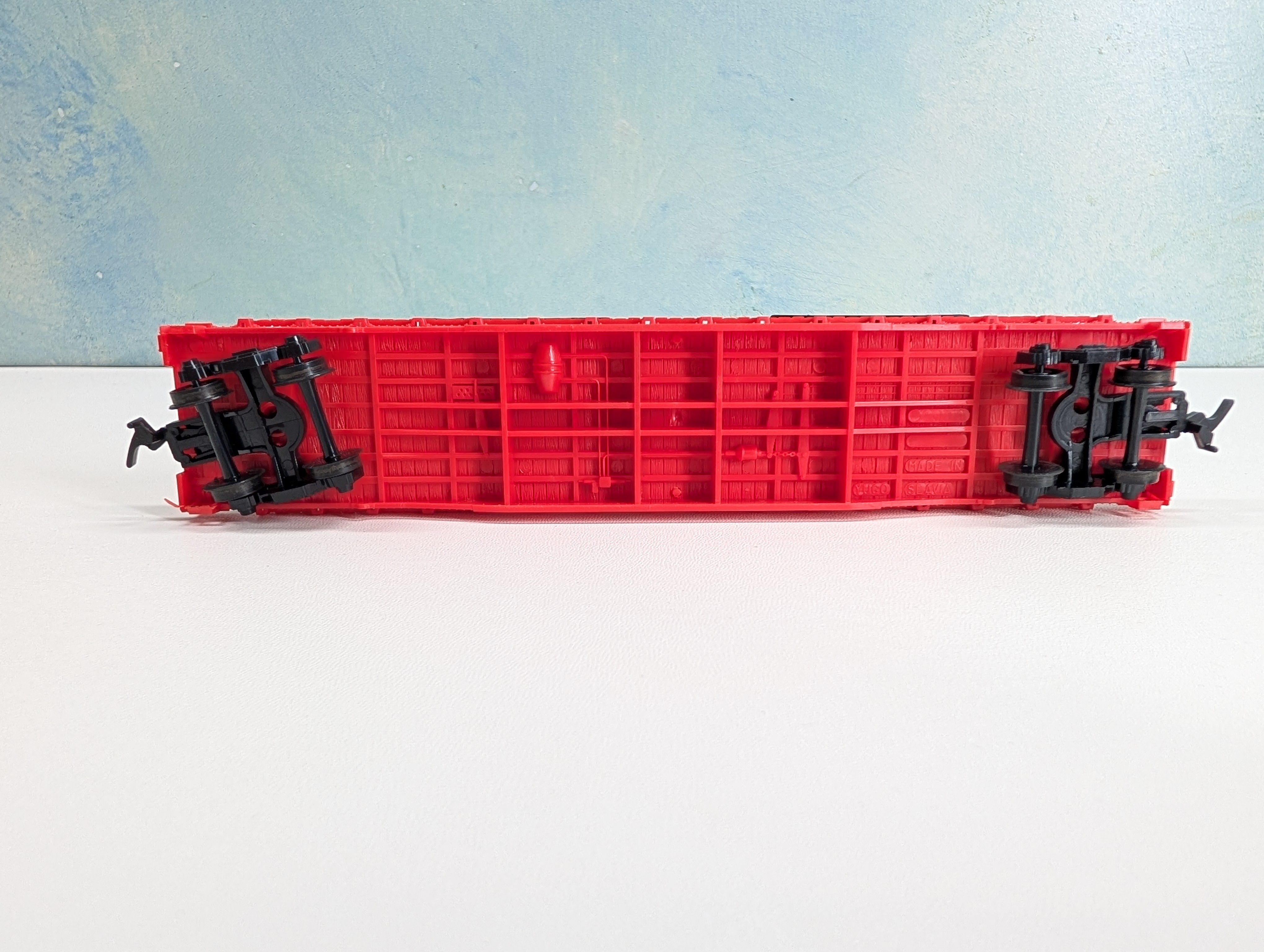 USED Model Power HO Scale 54' Flat Car w/ Trailer Santa Fe ATSF #90850
