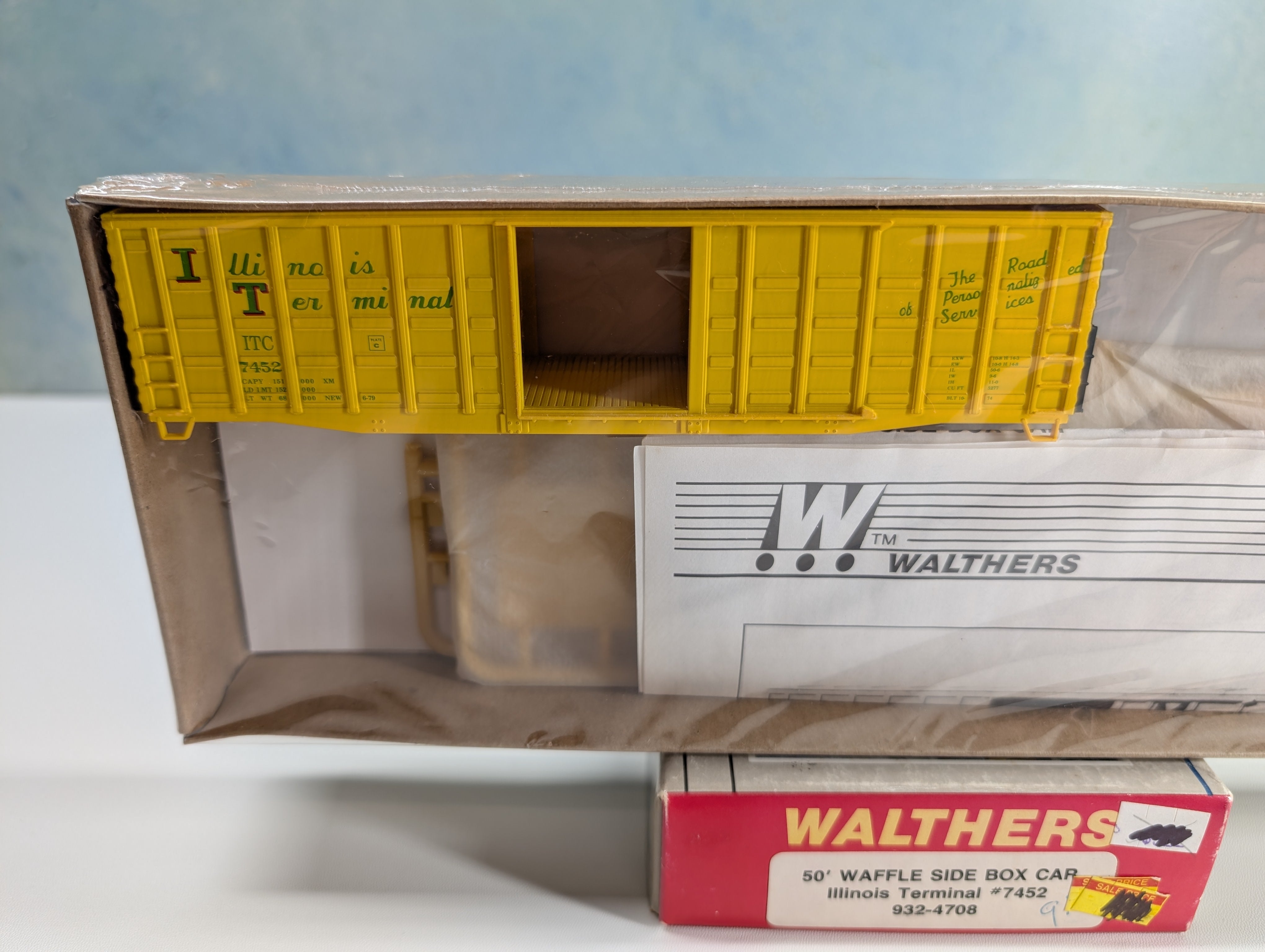 Walthers 932-4708 HO Scale 50' Waffle Side Box Car Illinois Terminal ITC #7452 Sealed KIT