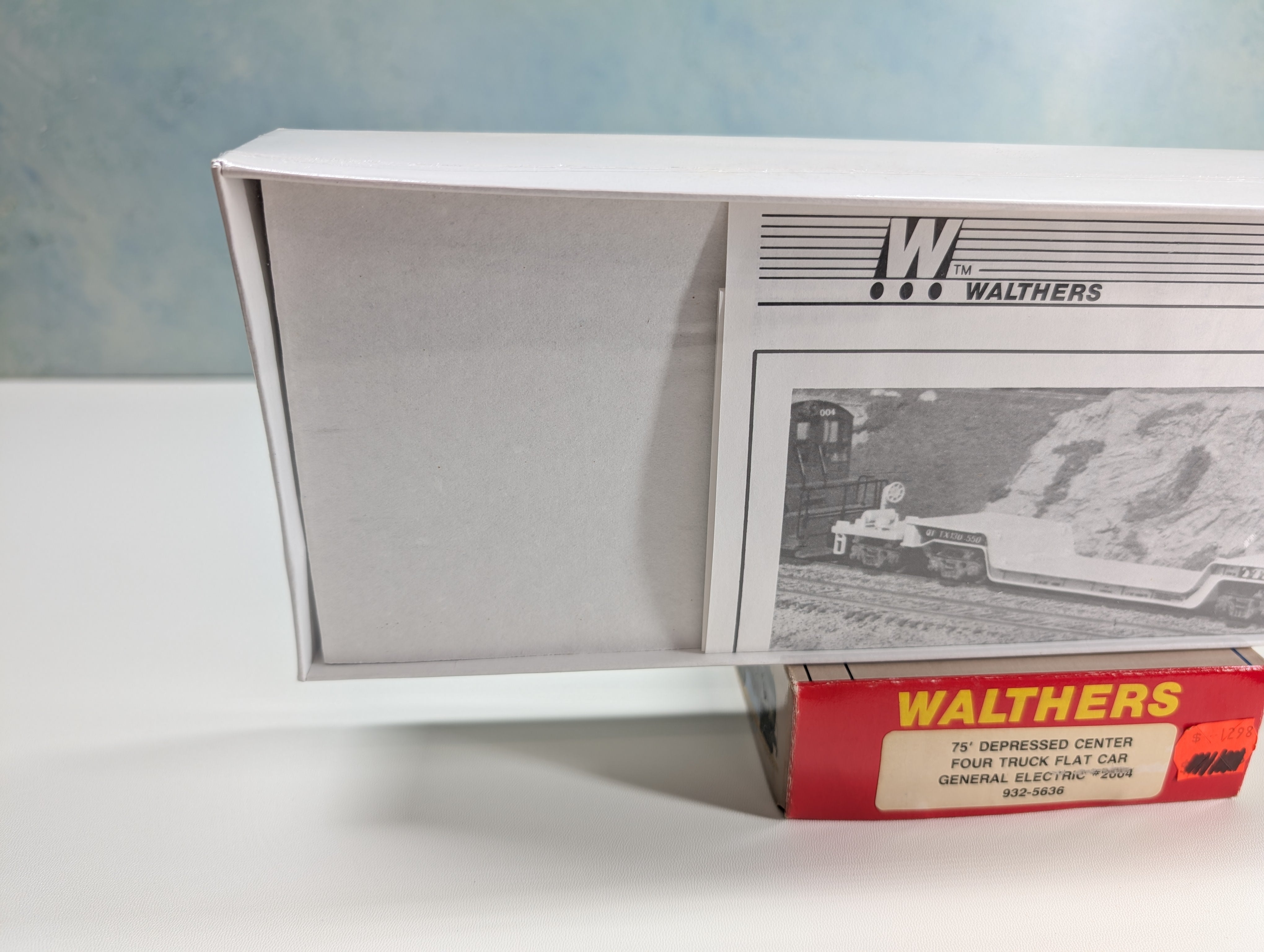Walthers 932-5636 HO Scale 75' Depressed Center Four Truck Flat Car General Electric #2004 Sealed KIT