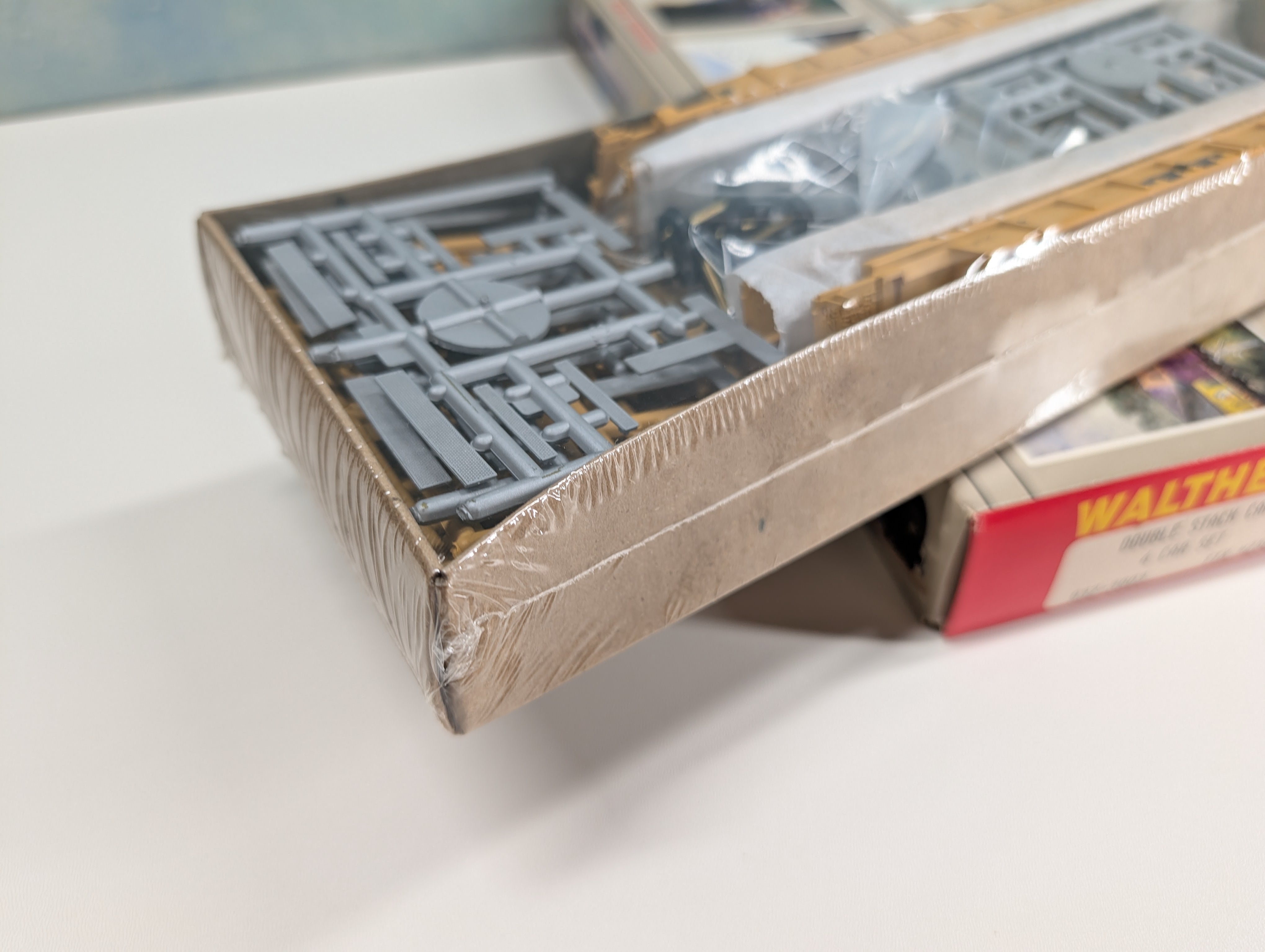 Walthers 932-3903 HO Scale 48' Double Stack Car - 4 Car Set Trailer Train TTX DTTX #25000 Sealed KIT
