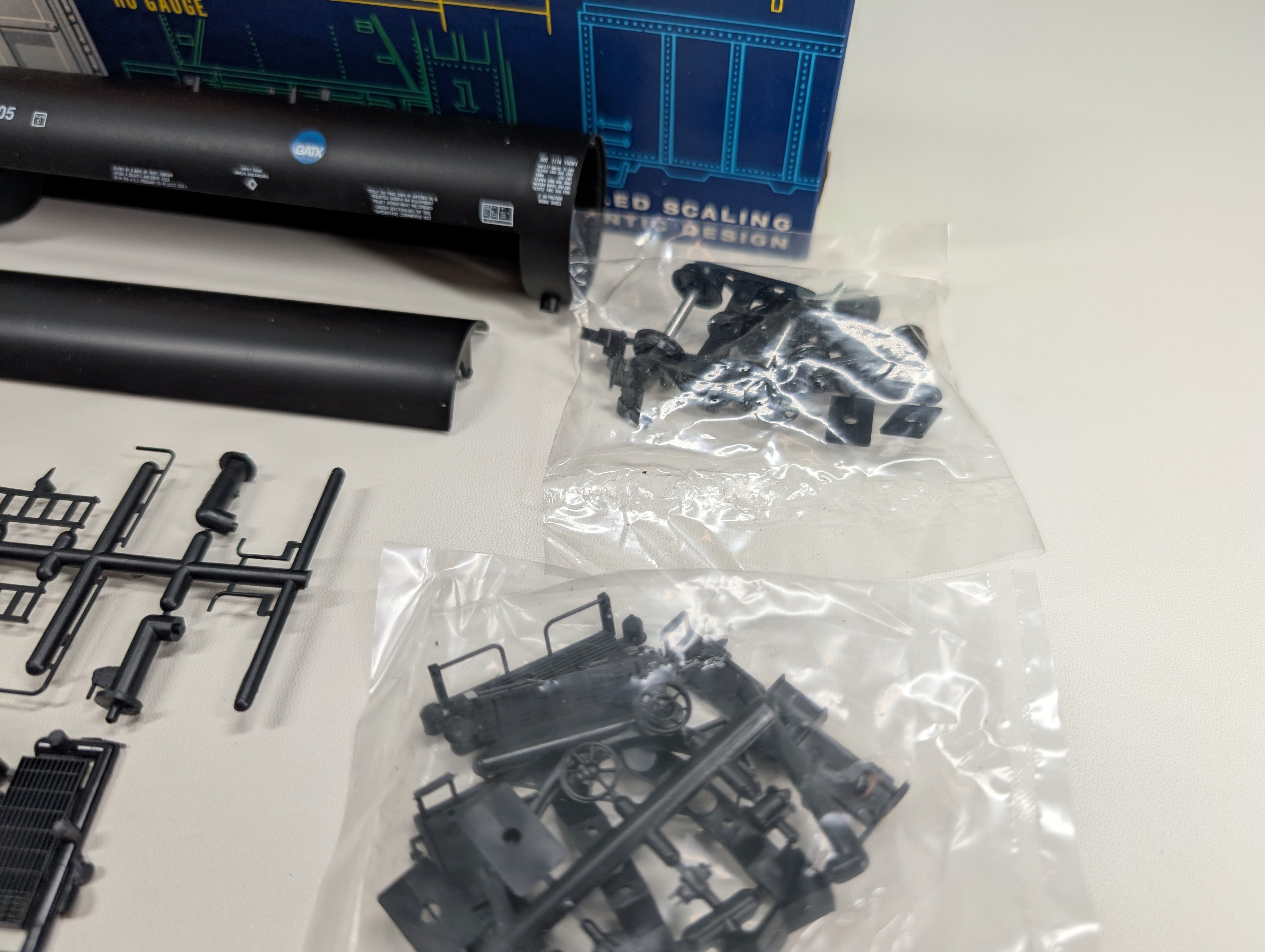 USED Roundhouse 3254 HO Scale 50' Tank Train GATX #41005 KIT