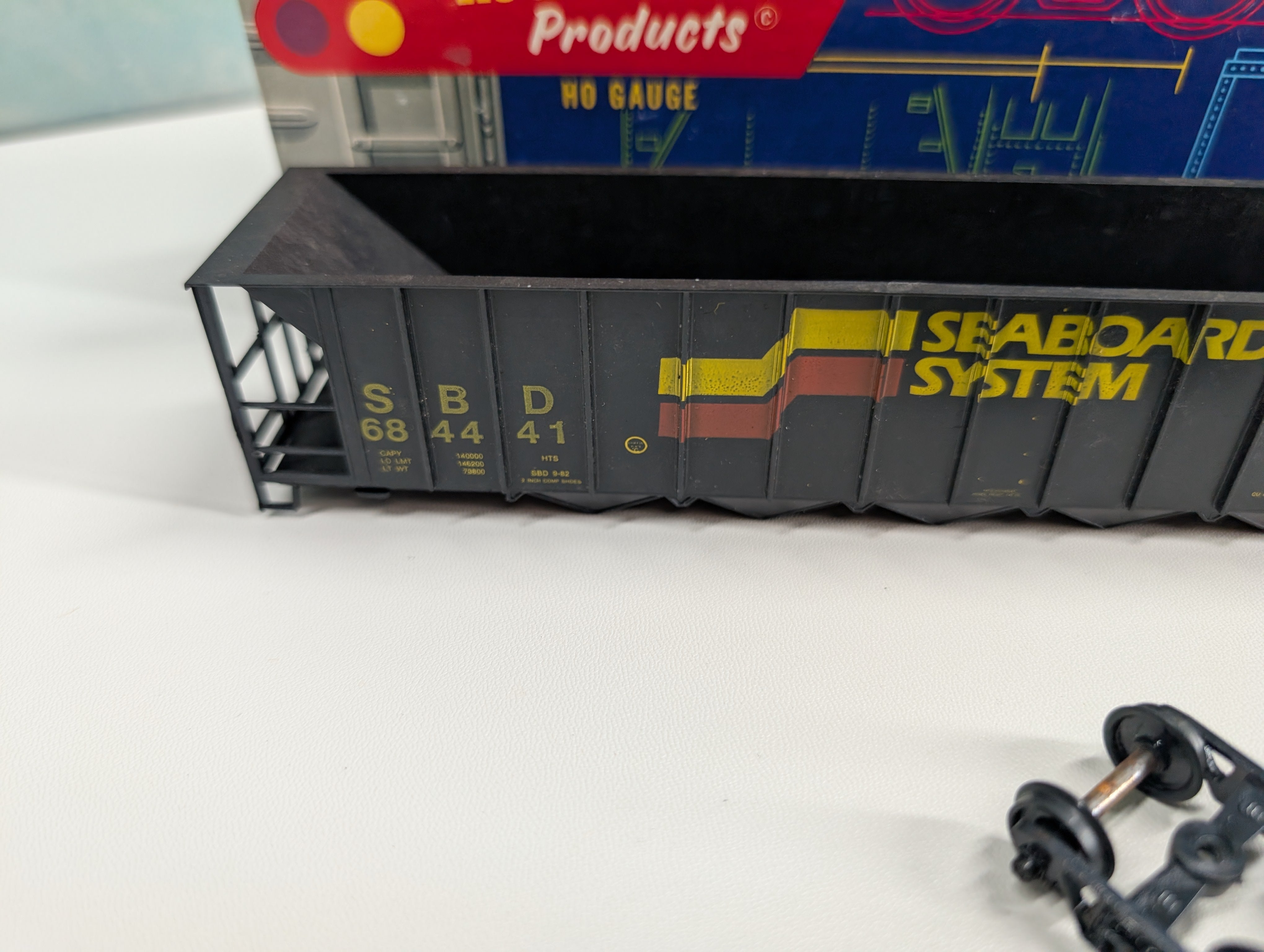 USED Roundhouse 1735 HO Scale 50' 5-Bay Hopper Seaboard System SBD #684441 KIT