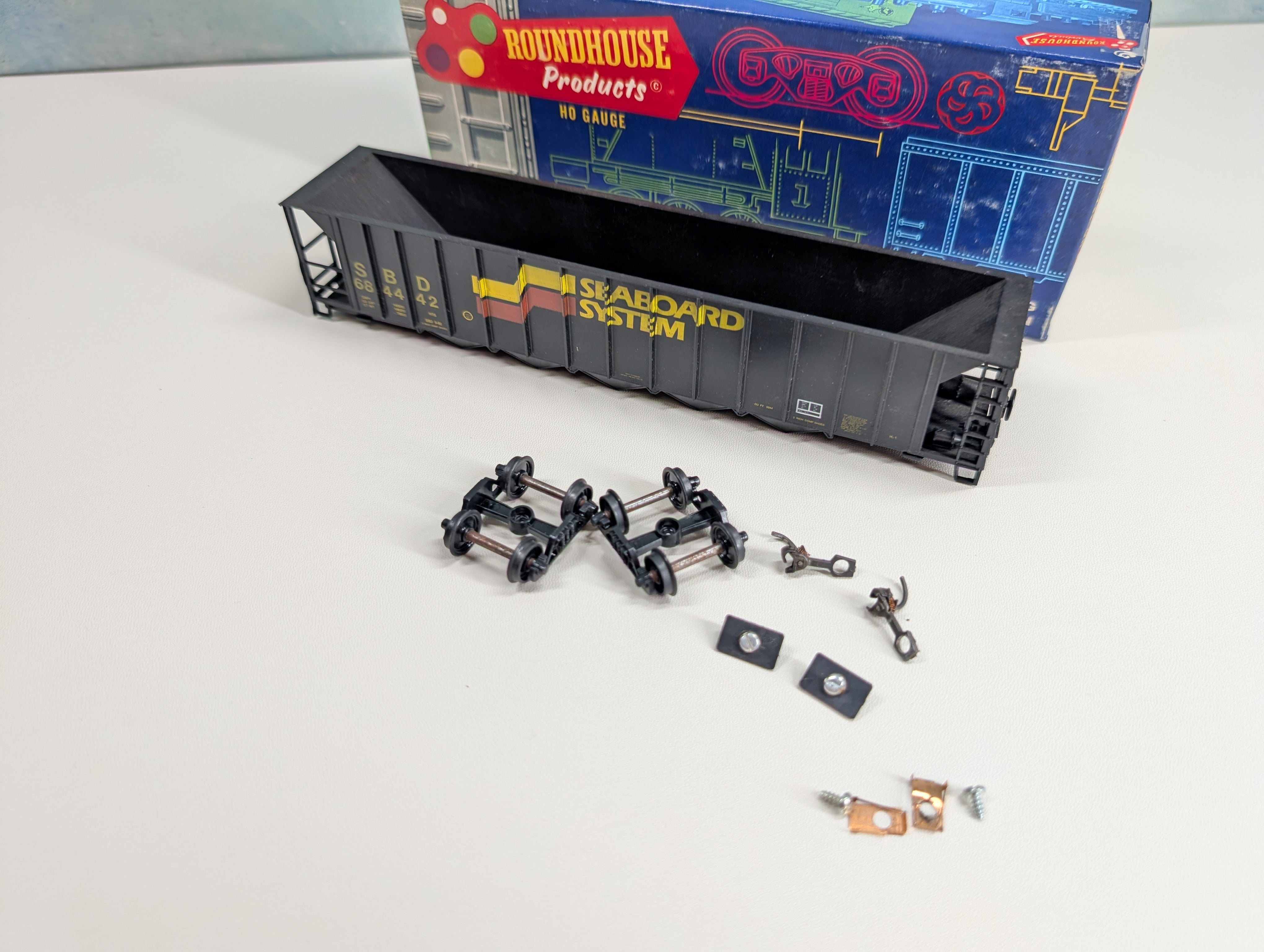 USED Roundhouse 1735 HO Scale 50' 5-Bay Hopper Seaboard System SBD #684442 KIT