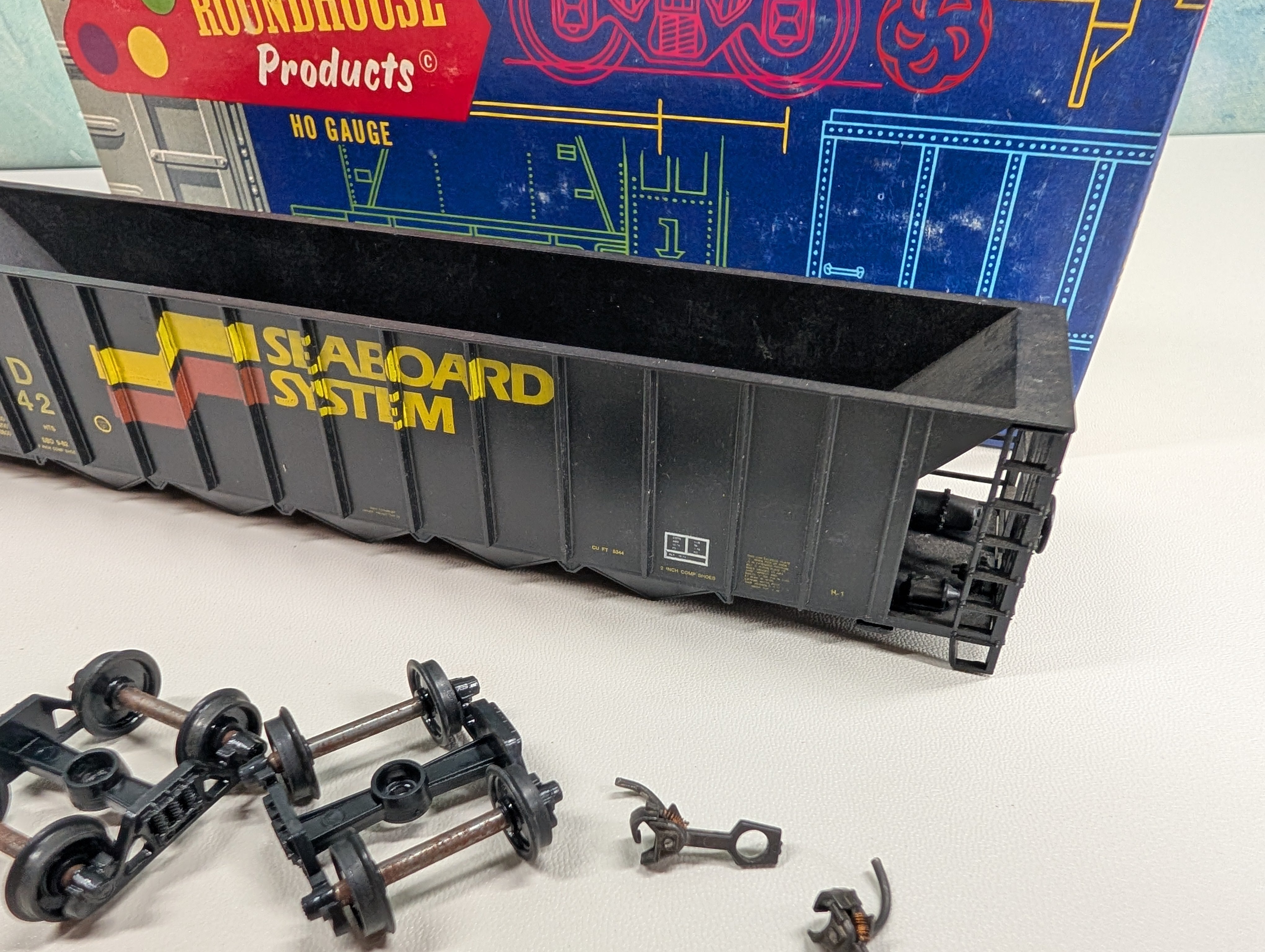 USED Roundhouse 1735 HO Scale 50' 5-Bay Hopper Seaboard System SBD #684442 KIT