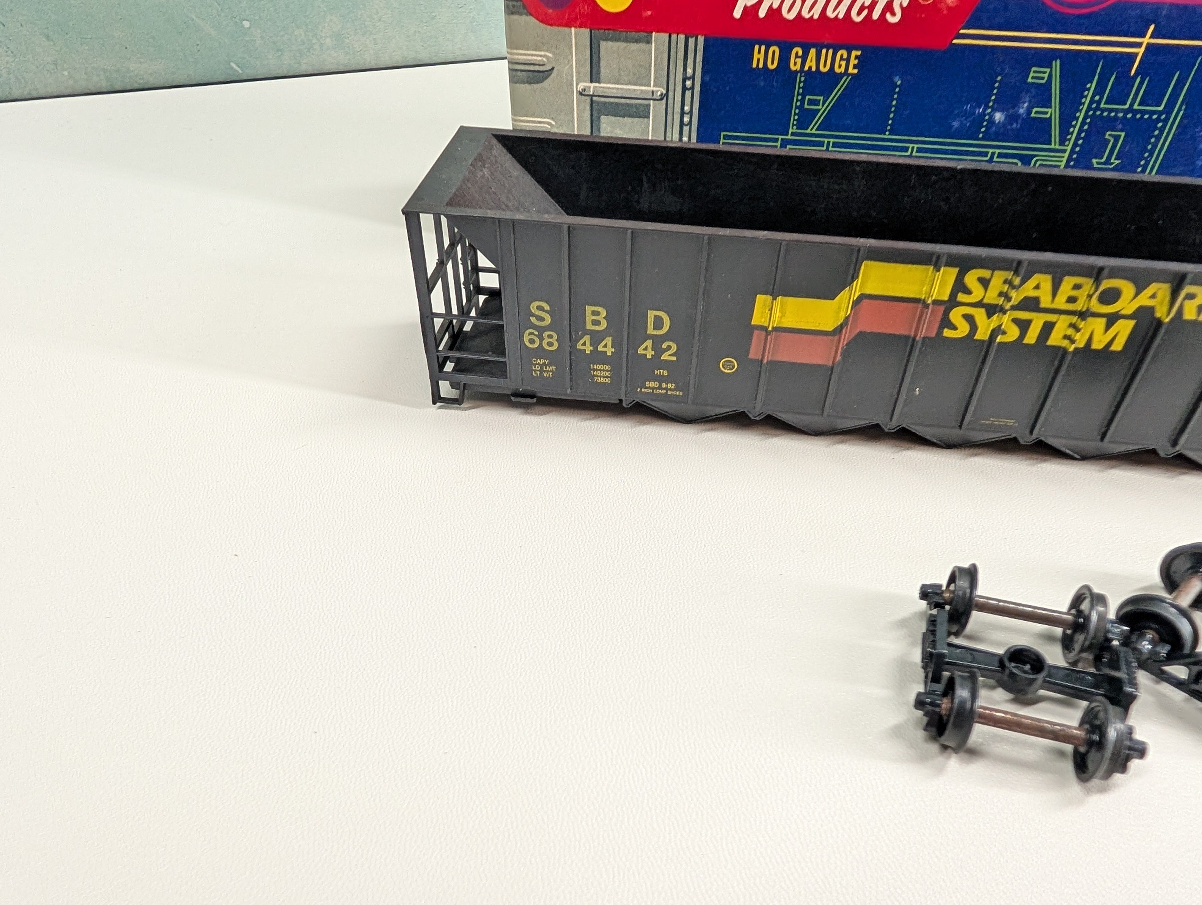 USED Roundhouse 1735 HO Scale 50' 5-Bay Hopper Seaboard System SBD #684442 KIT