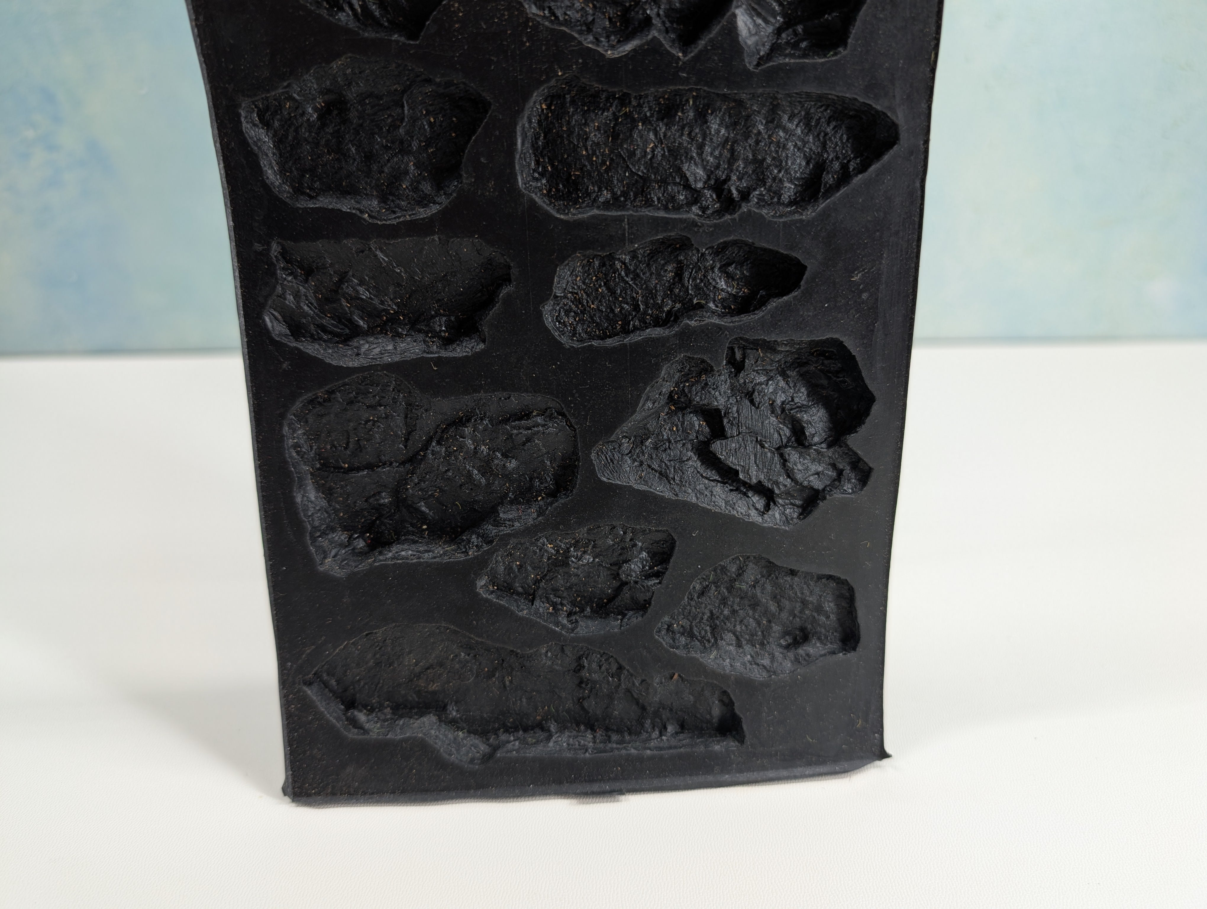 USED Woodland Scenics C1231 HO Scale Rock Mold - Surface Rocks