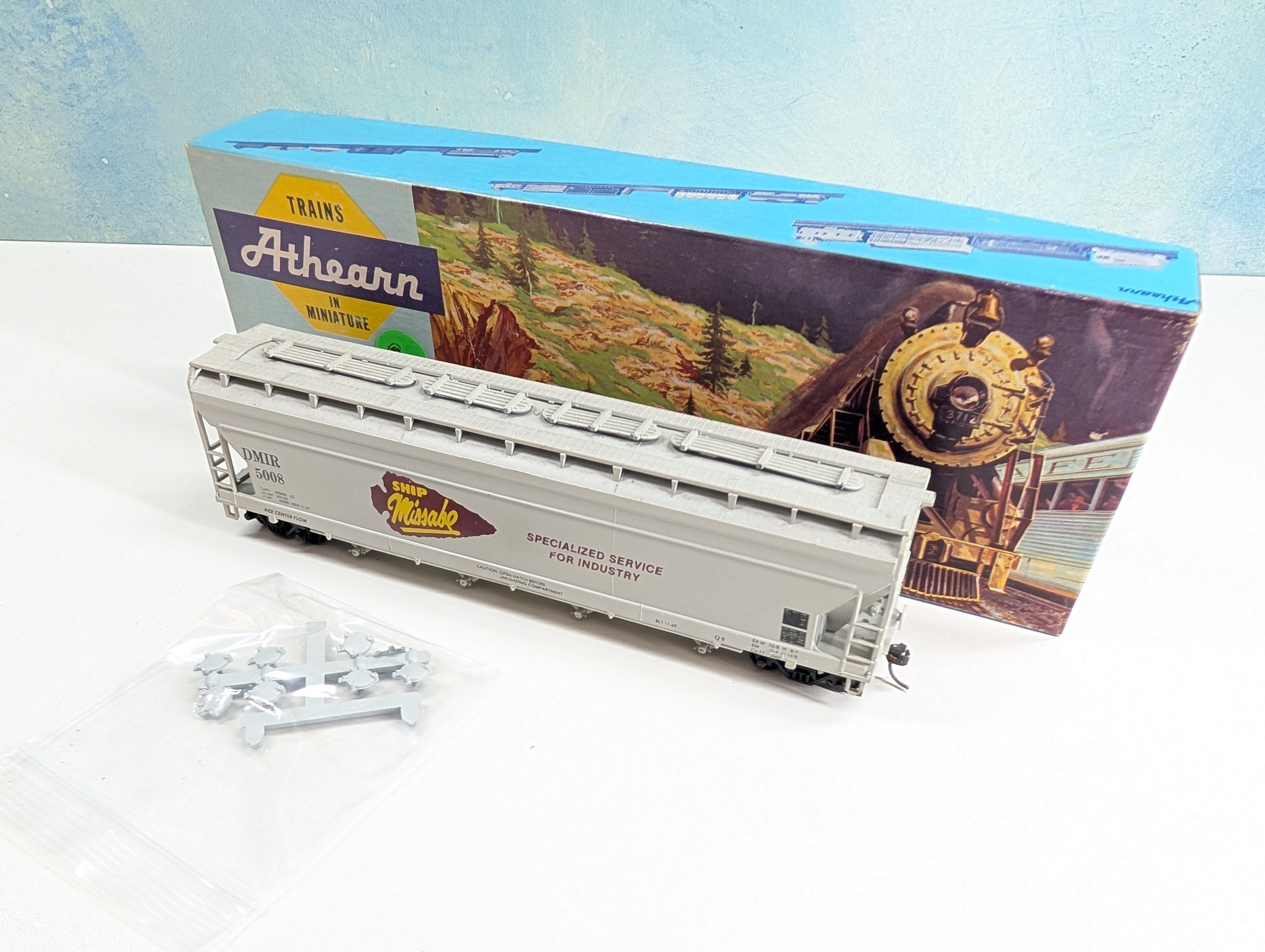 USED Athearn 385 HO Scale ACF Center Flow Hopper Duluth Missabe & Iron Range DMIR #5008 Bev-Bel