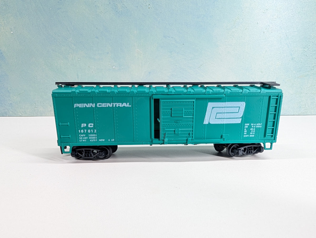 USED AHM HO Scale 40' Box Car Penn Central PC #167012