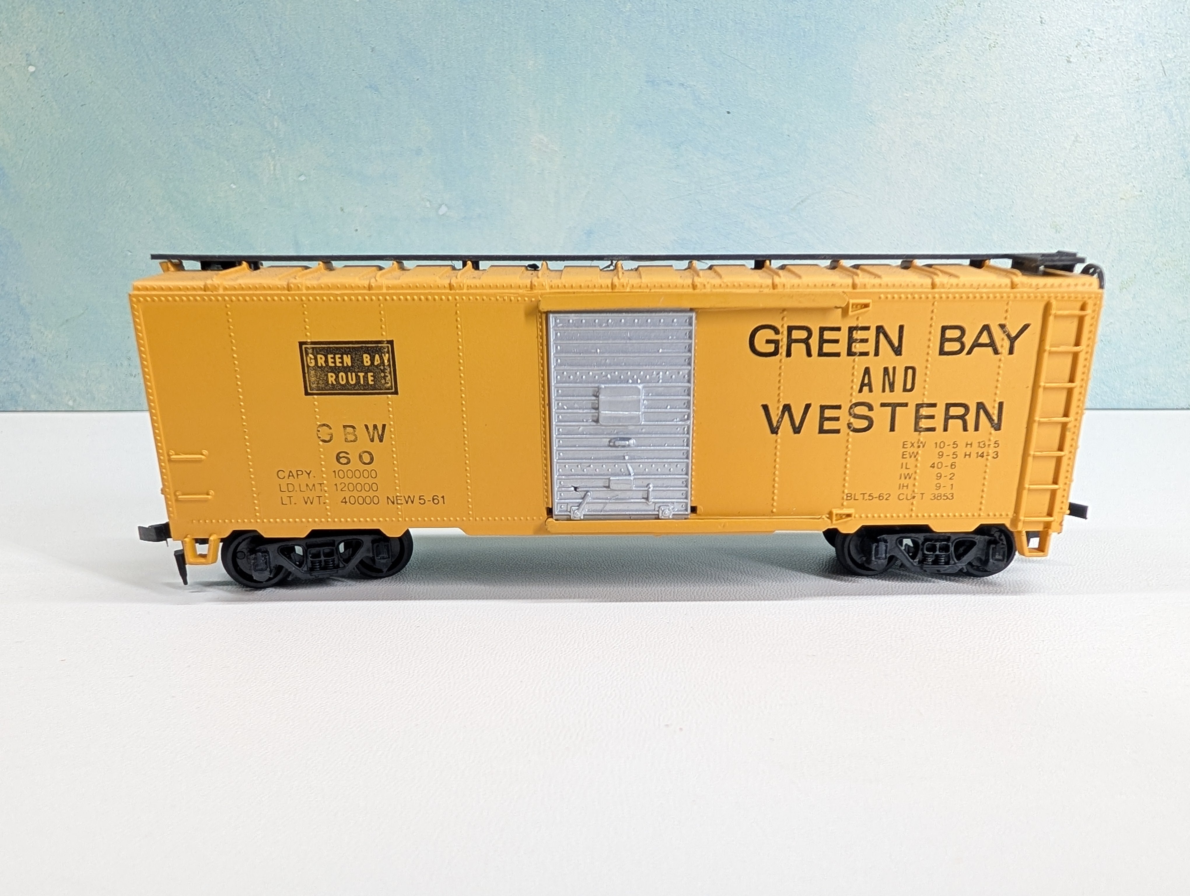 USED HO Scale 40' Box Car Green Bay and Western GBW #60