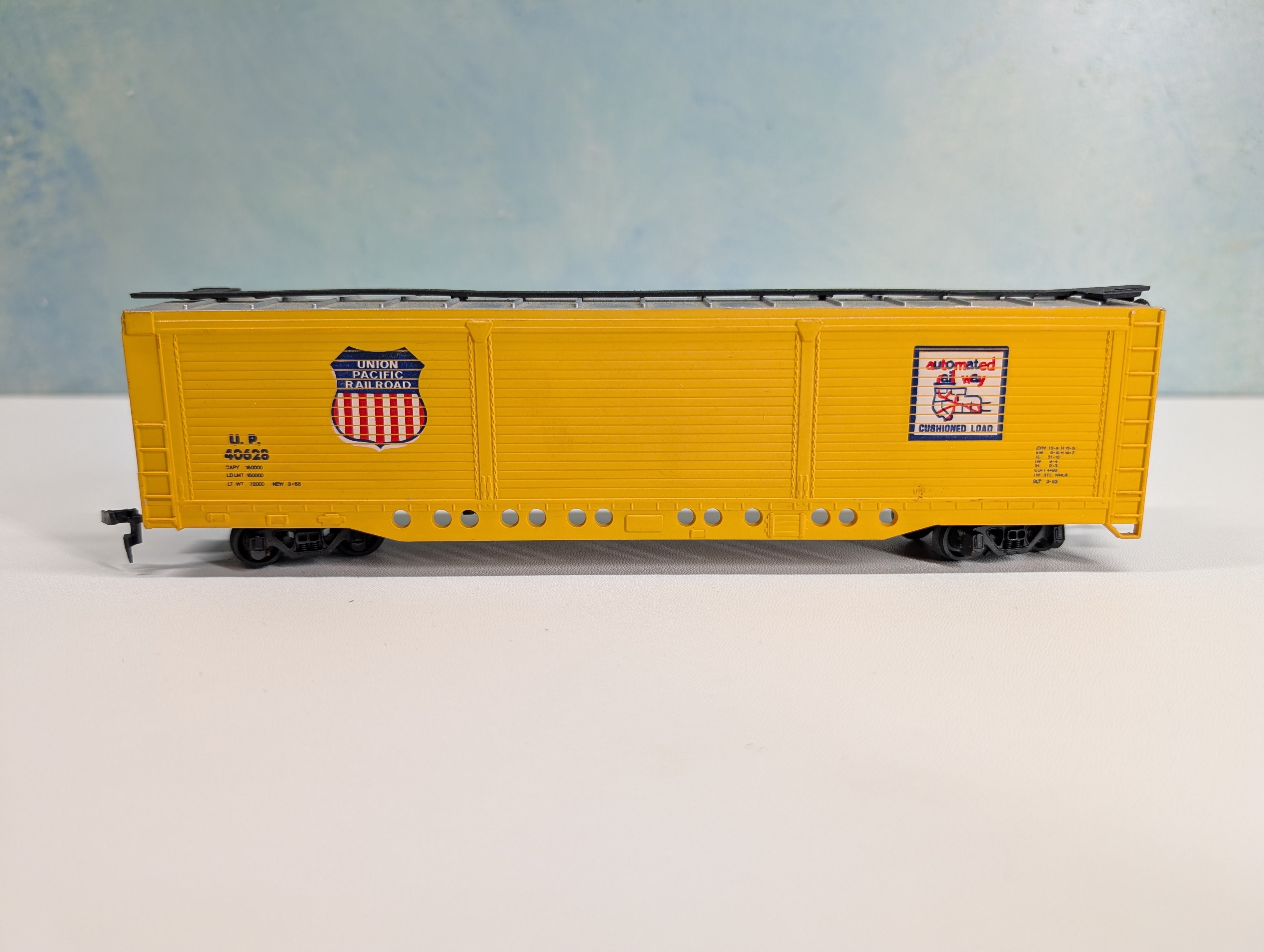 USED AHM HO Scale All Door Box Car Union Pacific UP #40628
