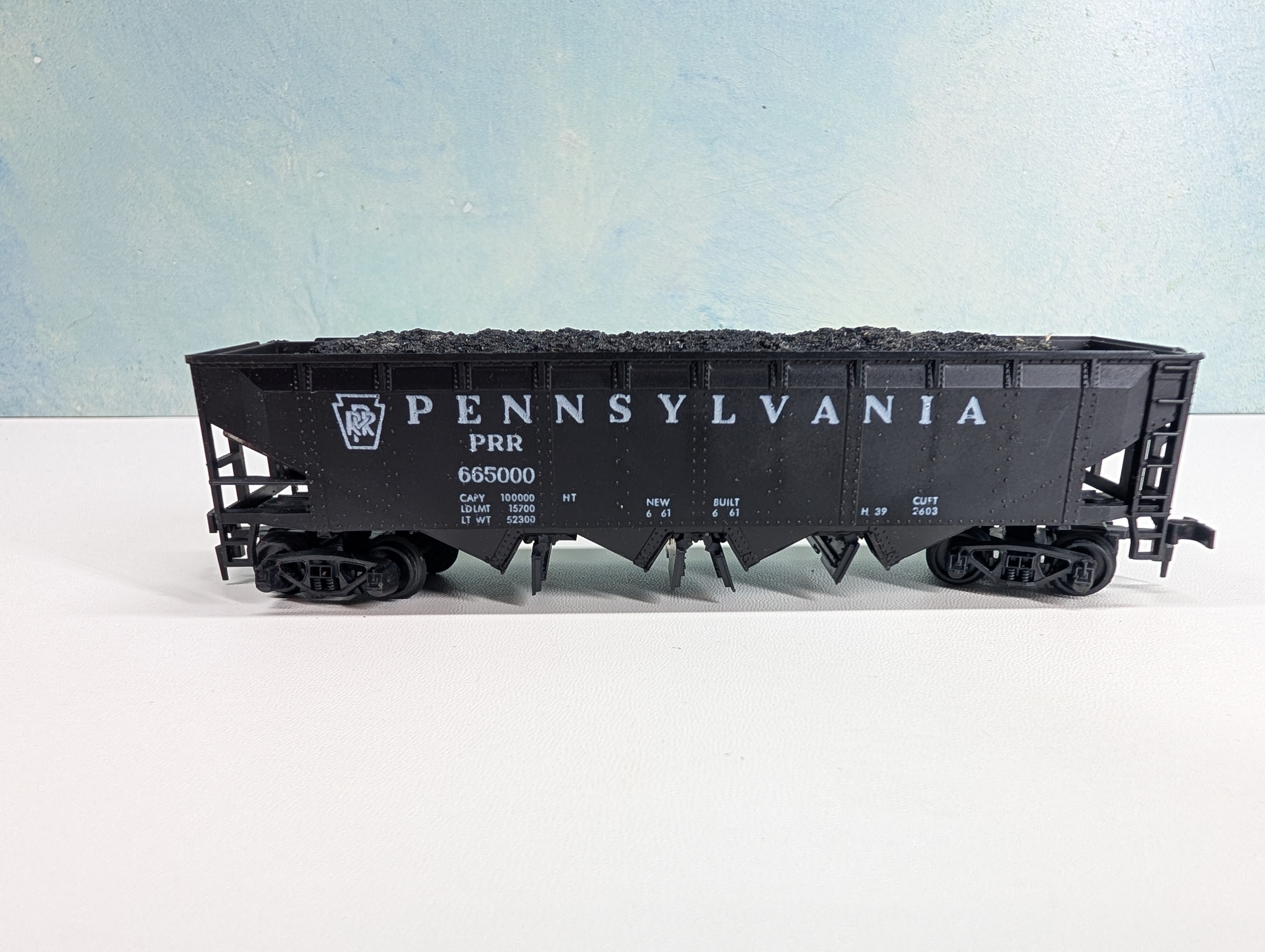 USED HO Scale Operating Quad Hopper w/ Load Pennsylvania PRR #665000