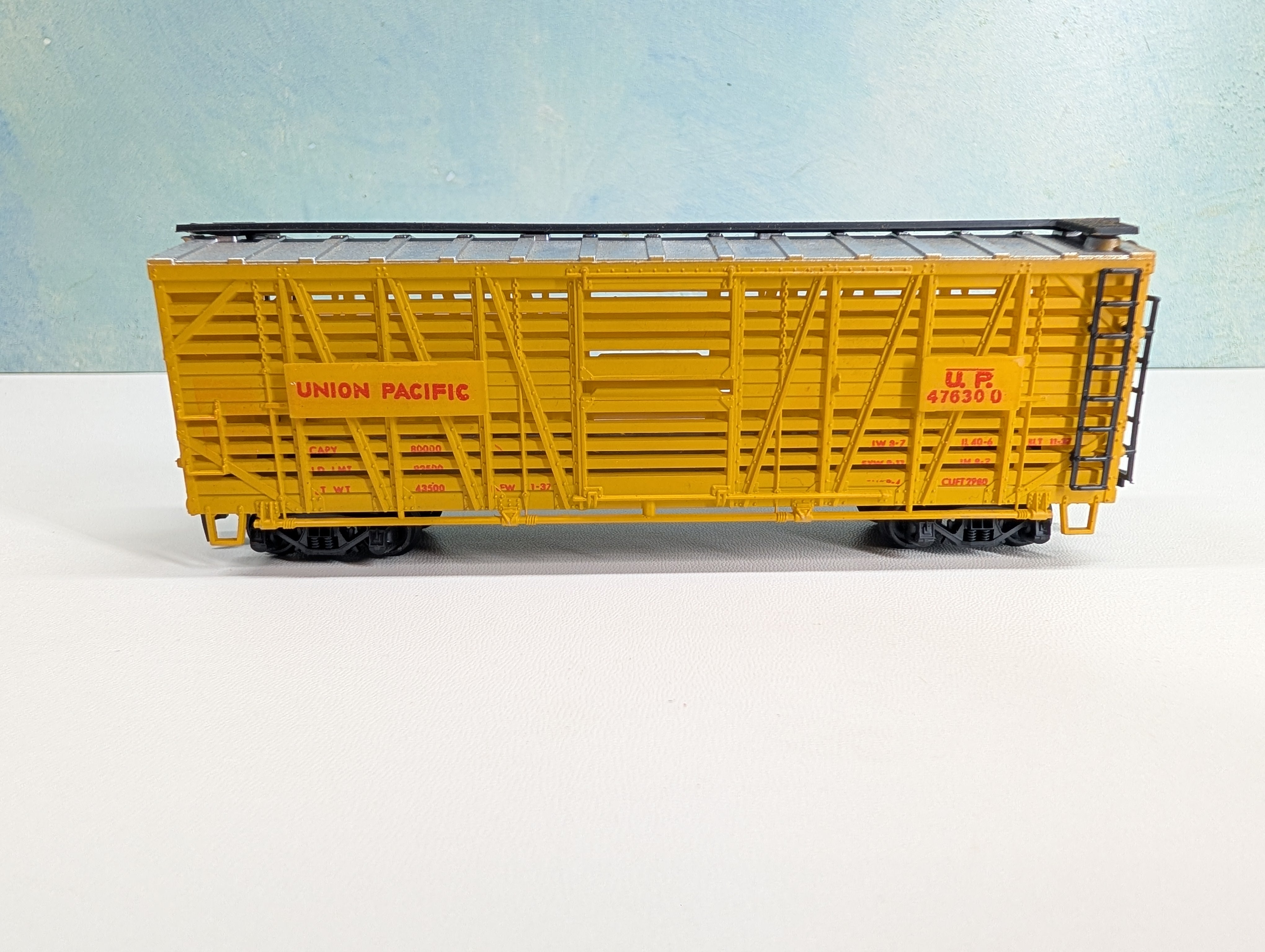 USED AHM HO Scale 40' Livestock Cattle Car Union Pacific UP #476300