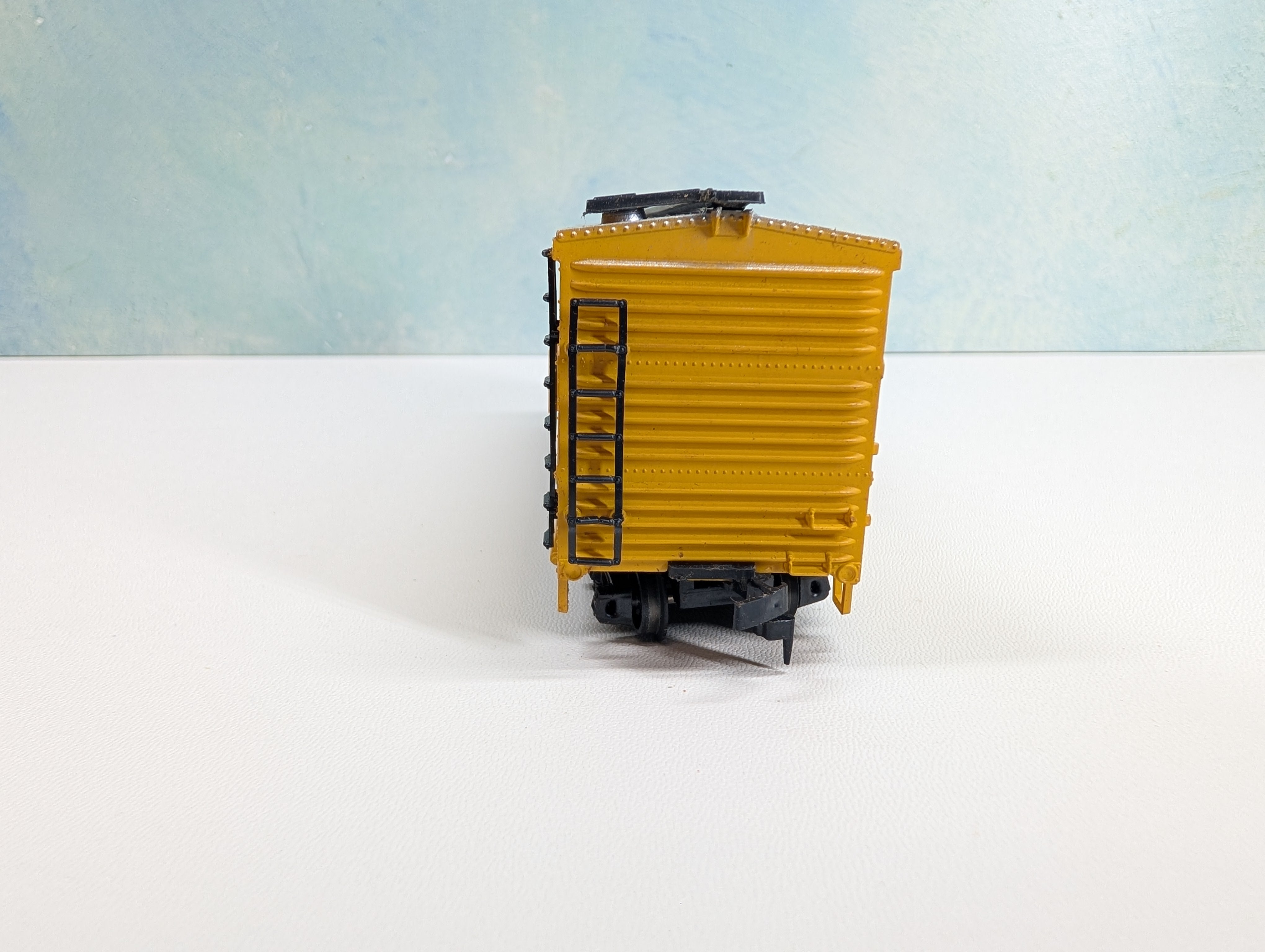 USED AHM HO Scale 40' Livestock Cattle Car Union Pacific UP #476300