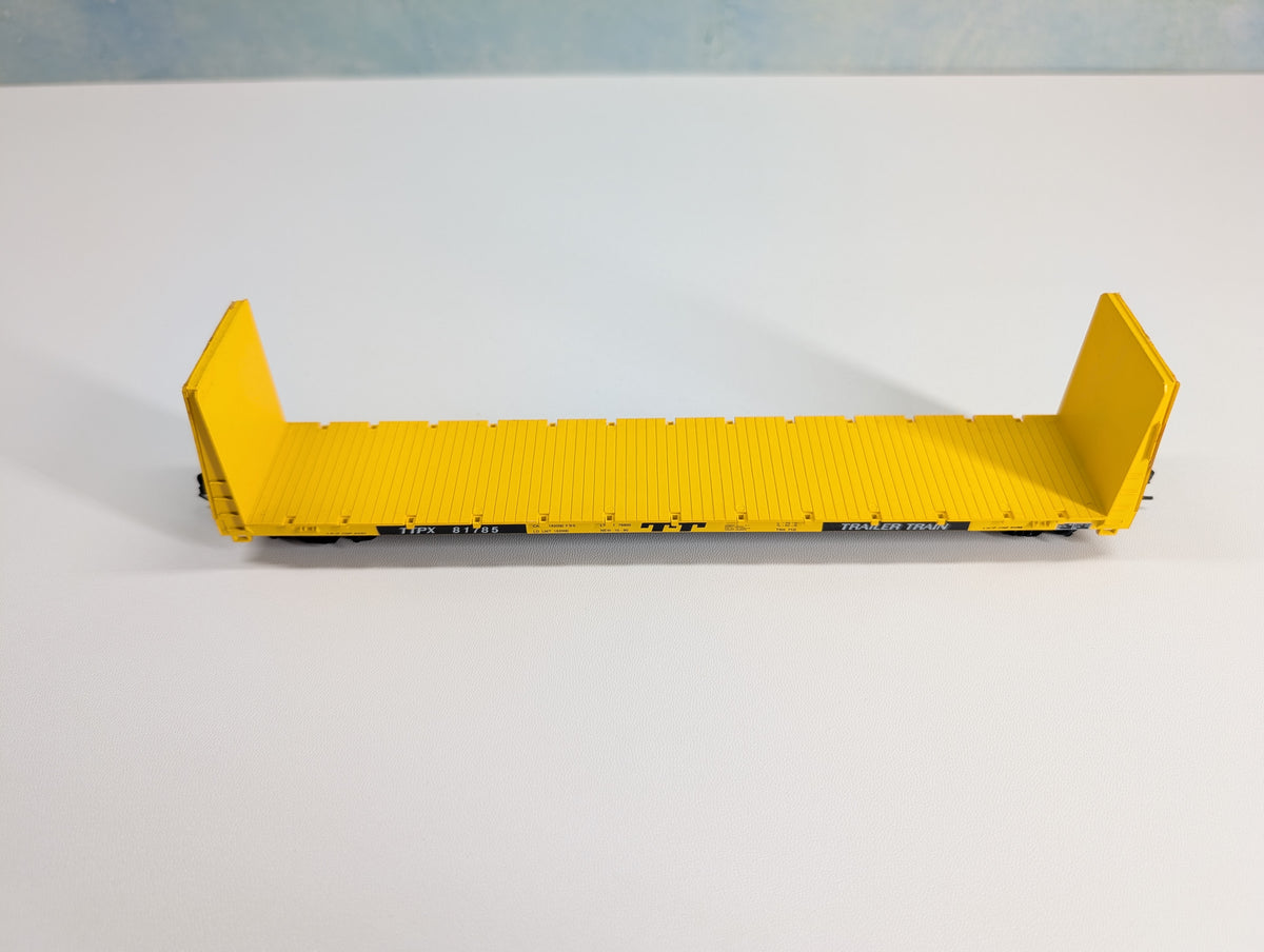 USED Roundhouse 1301 HO Scale 60' Bulkhead Flat Car Trailer Train TTPX #81785