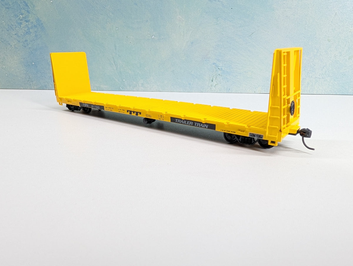 USED Roundhouse 1301 HO Scale 60' Bulkhead Flat Car Trailer Train TTPX #81780