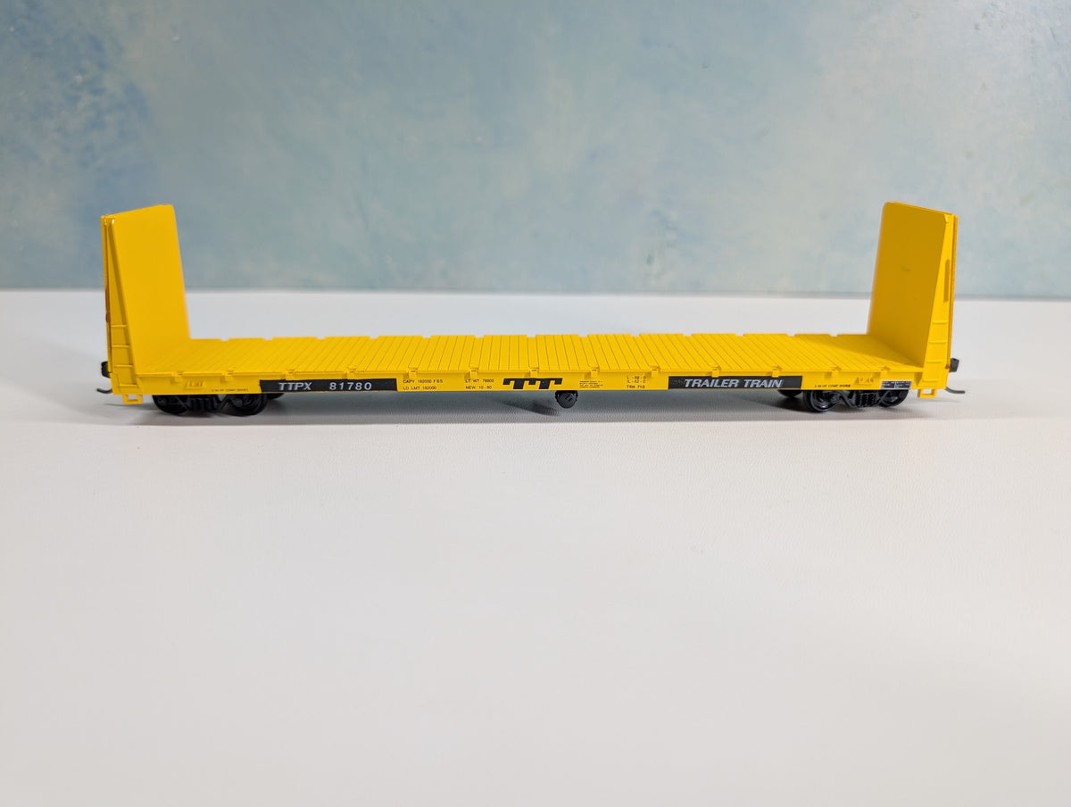 USED Roundhouse 1301 HO Scale 60' Bulkhead Flat Car Trailer Train TTPX #81780