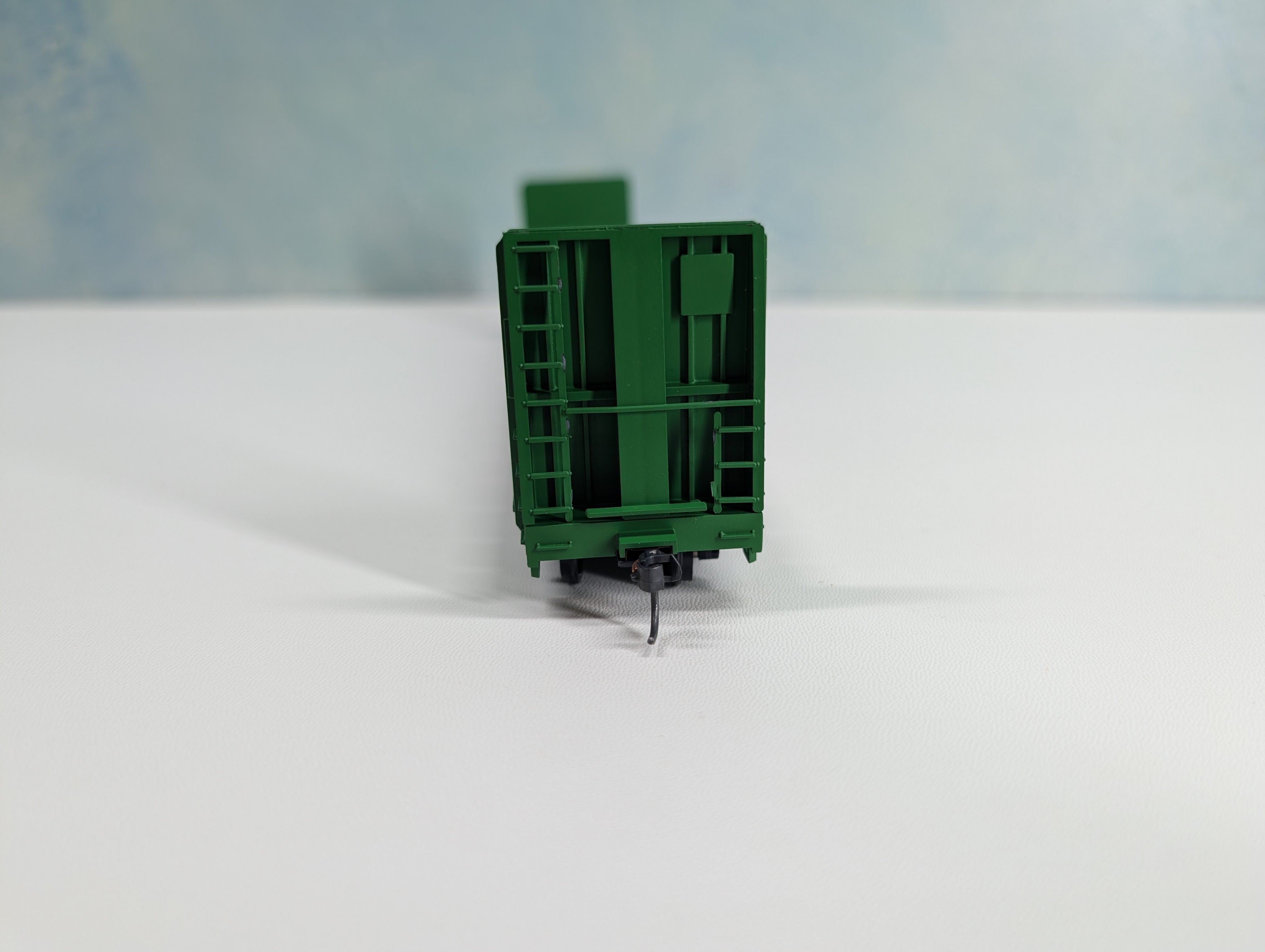 USED Roundhouse 1302 HO Scale 60' Bulkhead Flat Car Burlington Northern BN #621760