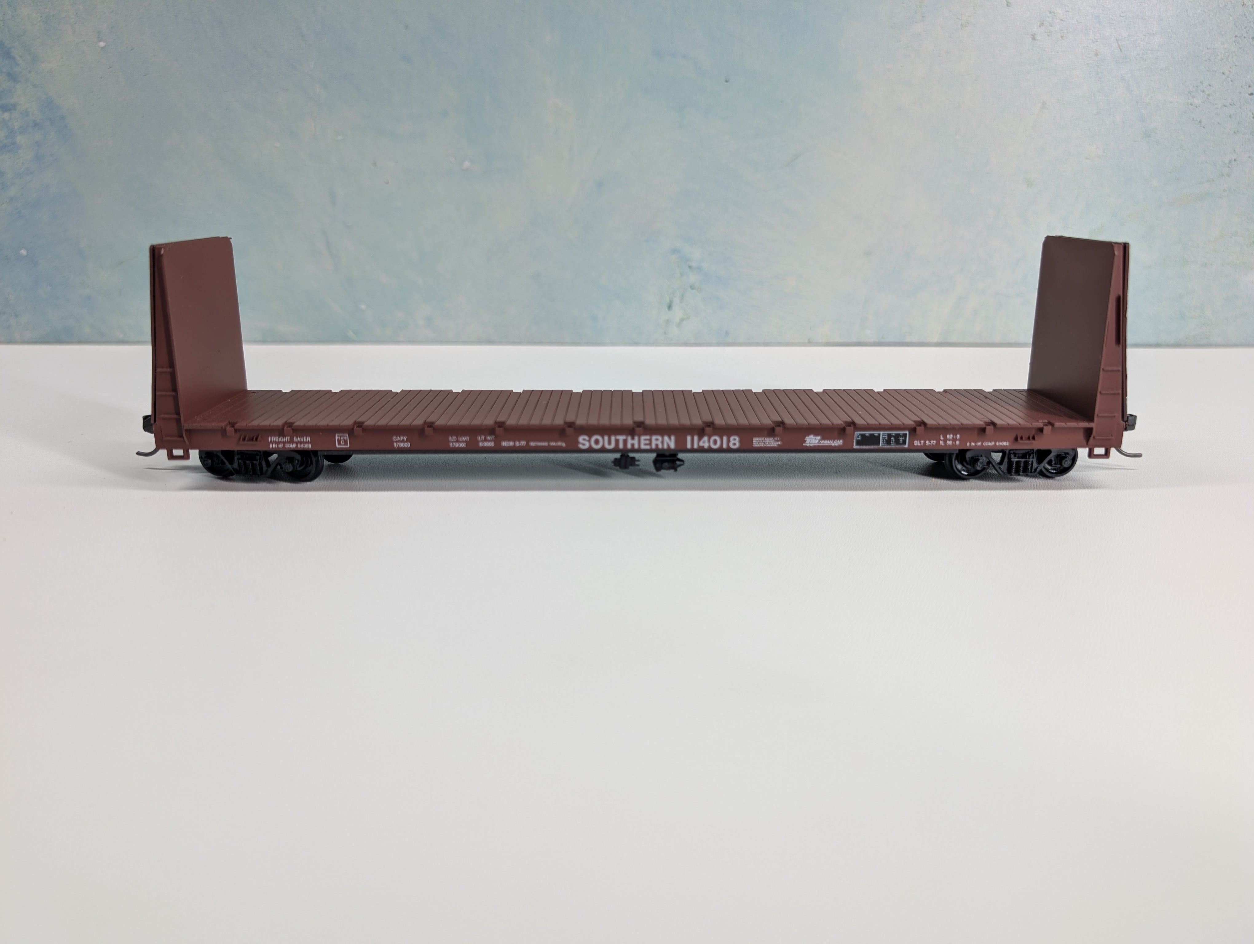 USED Roundhouse 1305 HO Scale 60' Bulkhead Flat Car Southern #114018