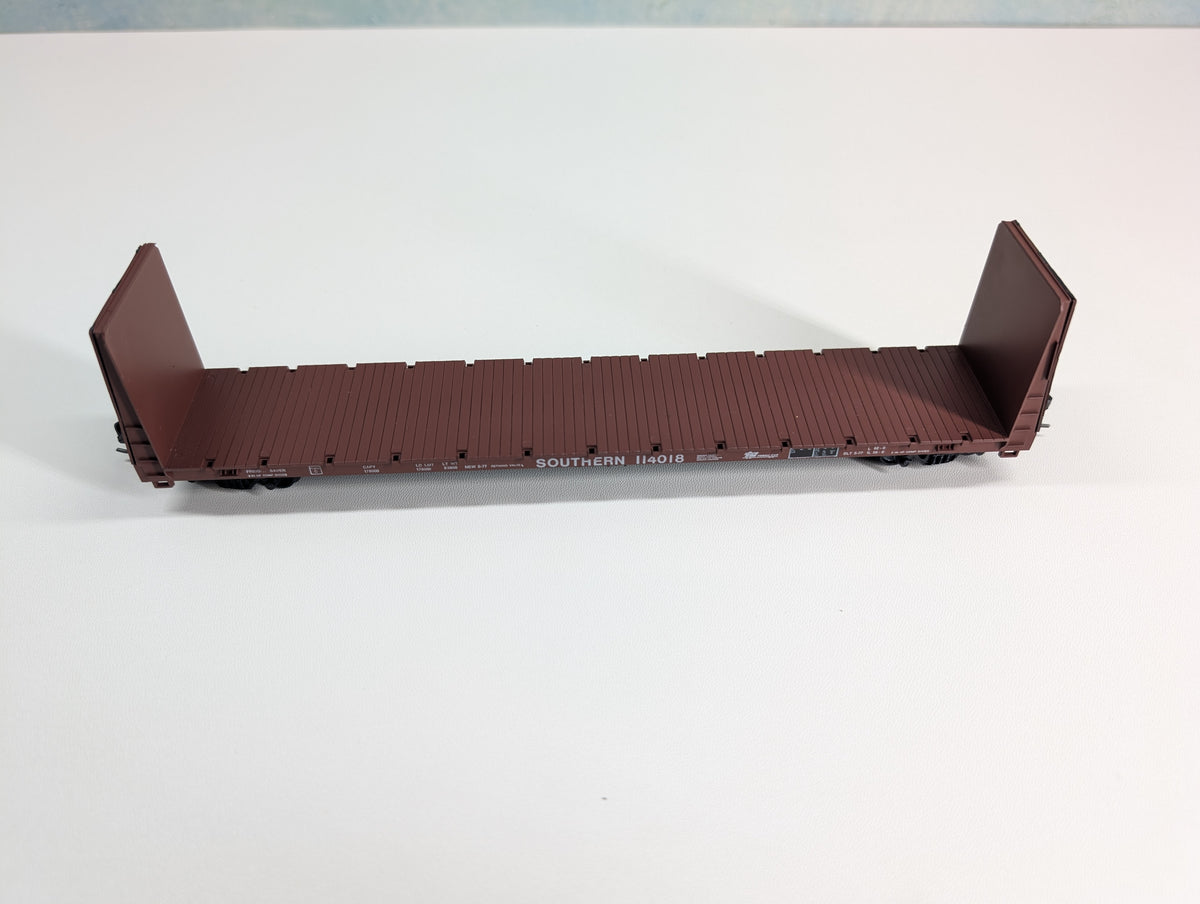 USED Roundhouse 1305 HO Scale 60' Bulkhead Flat Car Southern #114018