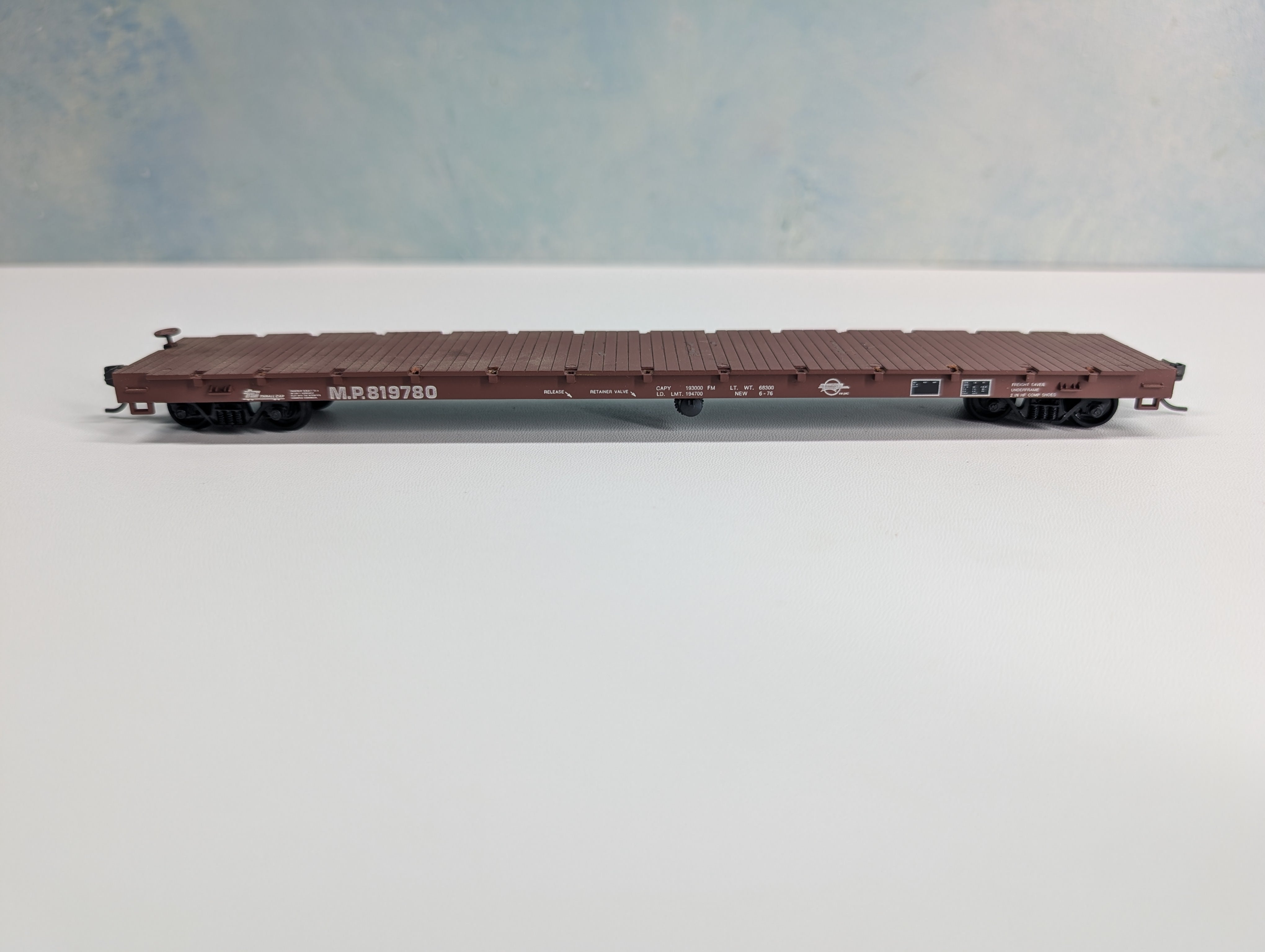 USED Roundhouse 1285 HO Scale 60' Bulkhead Flat Car Missouri Pacific MP #819780