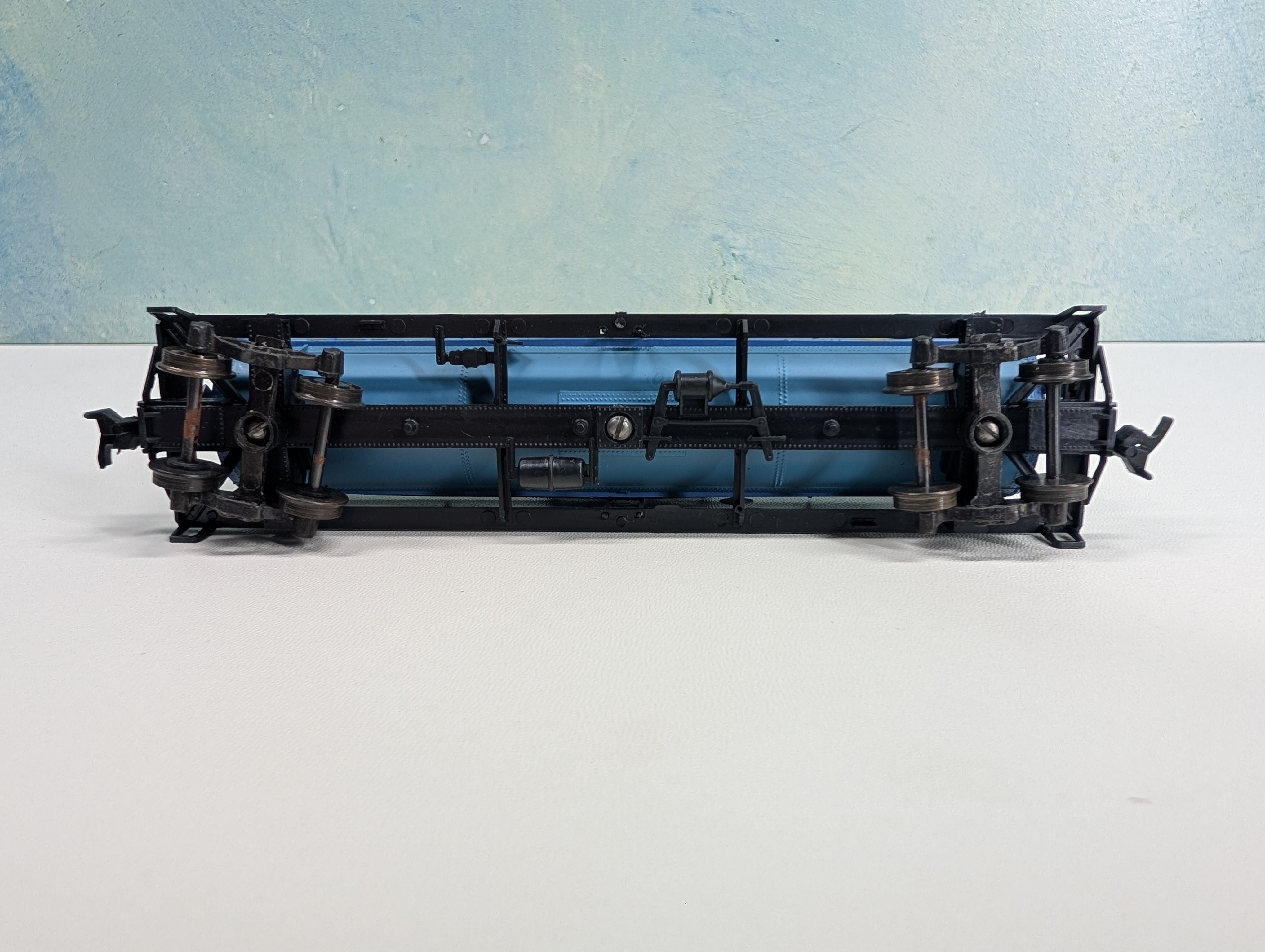USED Athearn HO Scale Chemical Tank Car Dow Chemical DOWX #38370