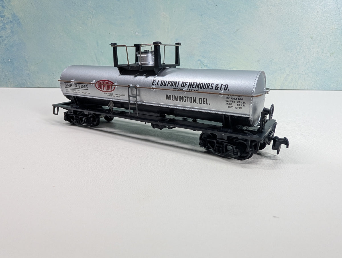 USED Athearn HO Scale Chemical Tank Car Dupont SHPX #3246