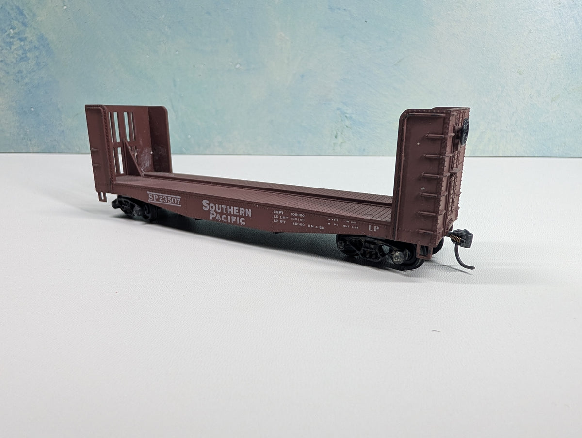 USED Athearn HO Scale 40' Bulkhead Flat Car Southern Pacific SP #23507 Brown