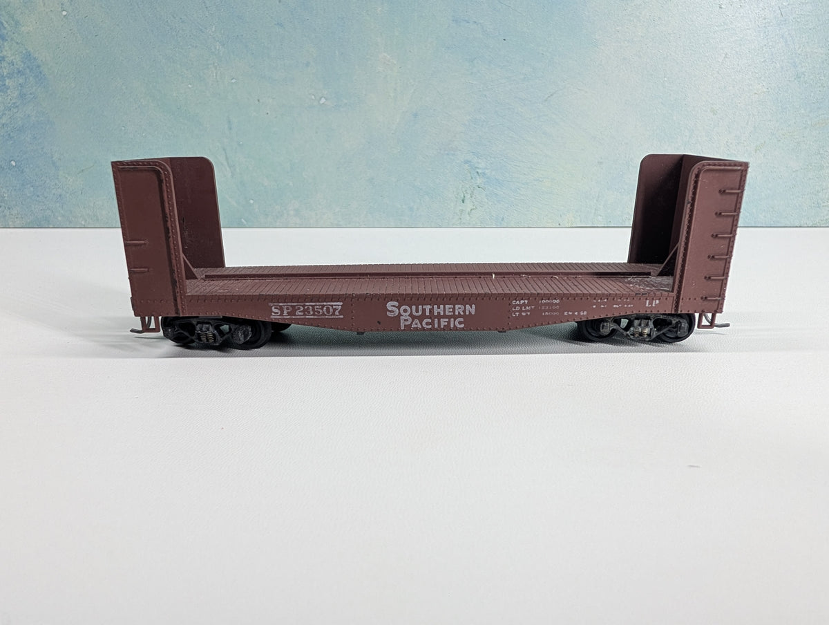 USED Athearn HO Scale 40' Bulkhead Flat Car Southern Pacific SP #23507 Brown