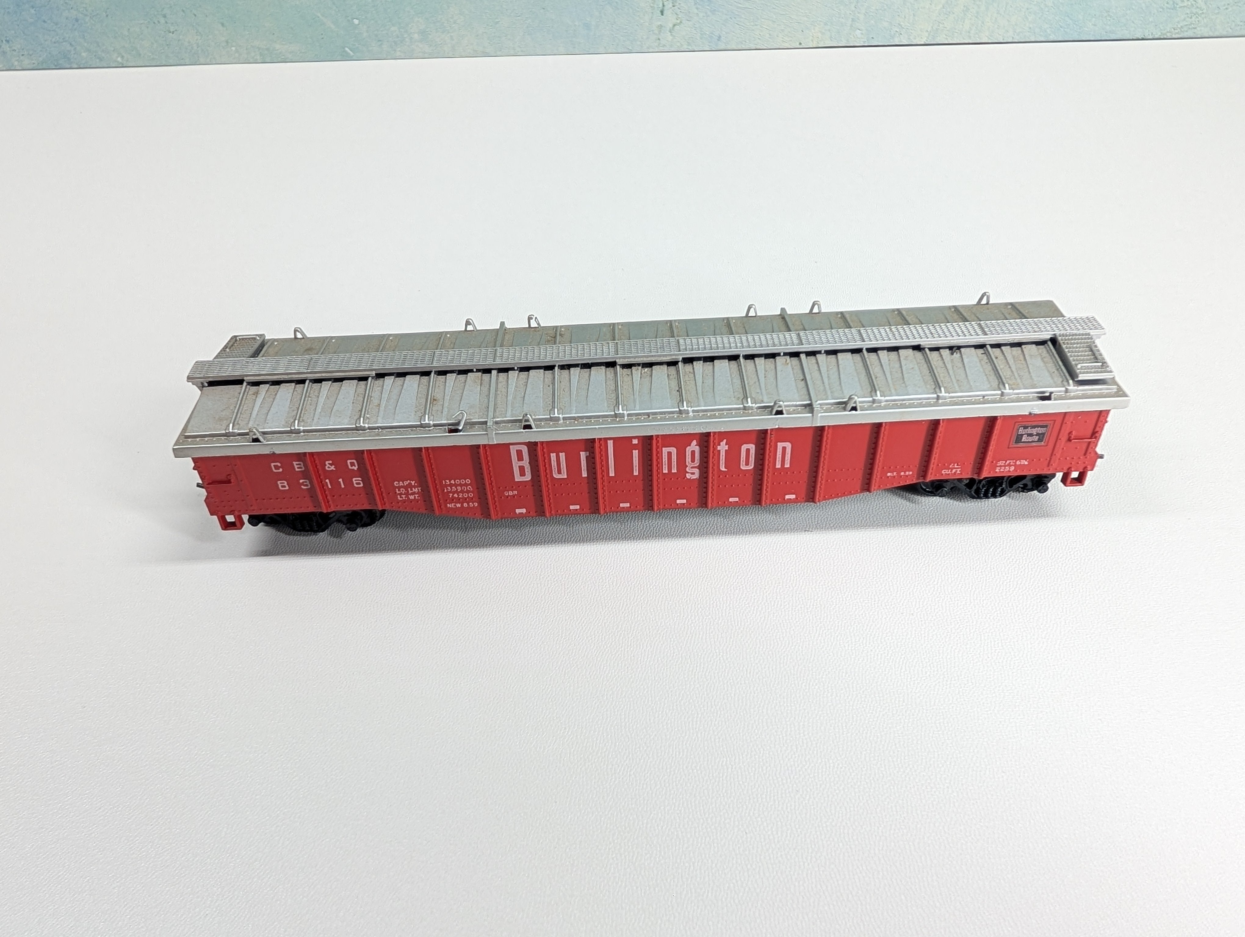 USED Athearn HO Scale 50' Covered Gondola Burlington CB&Q #83116