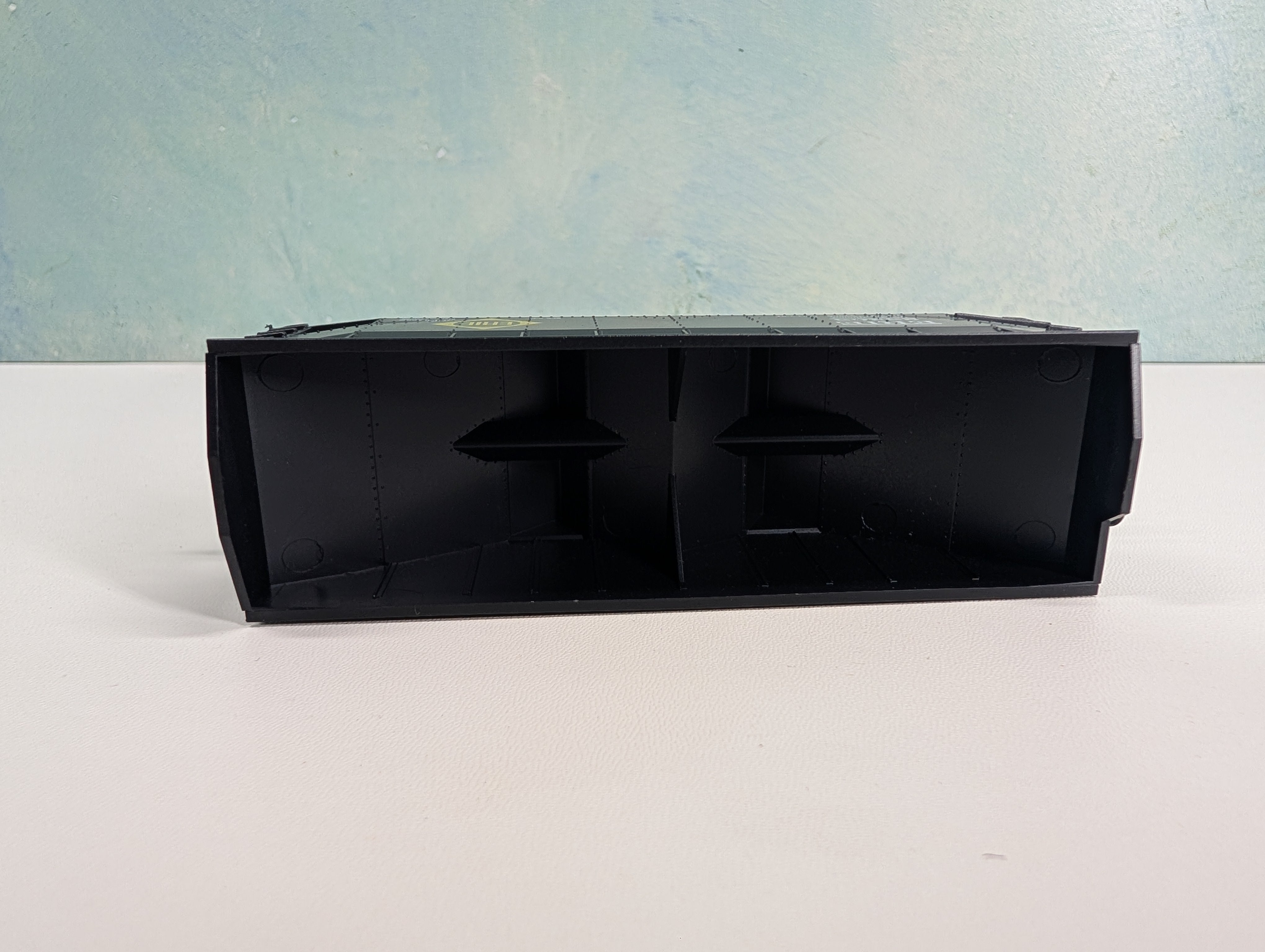 USED Athearn HO Scale 34' Offset-Side Hopper Erie #25265