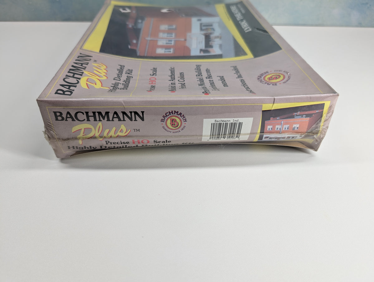 Bachmann 35103 HO Scale Lyric Theatre Sealed KIT