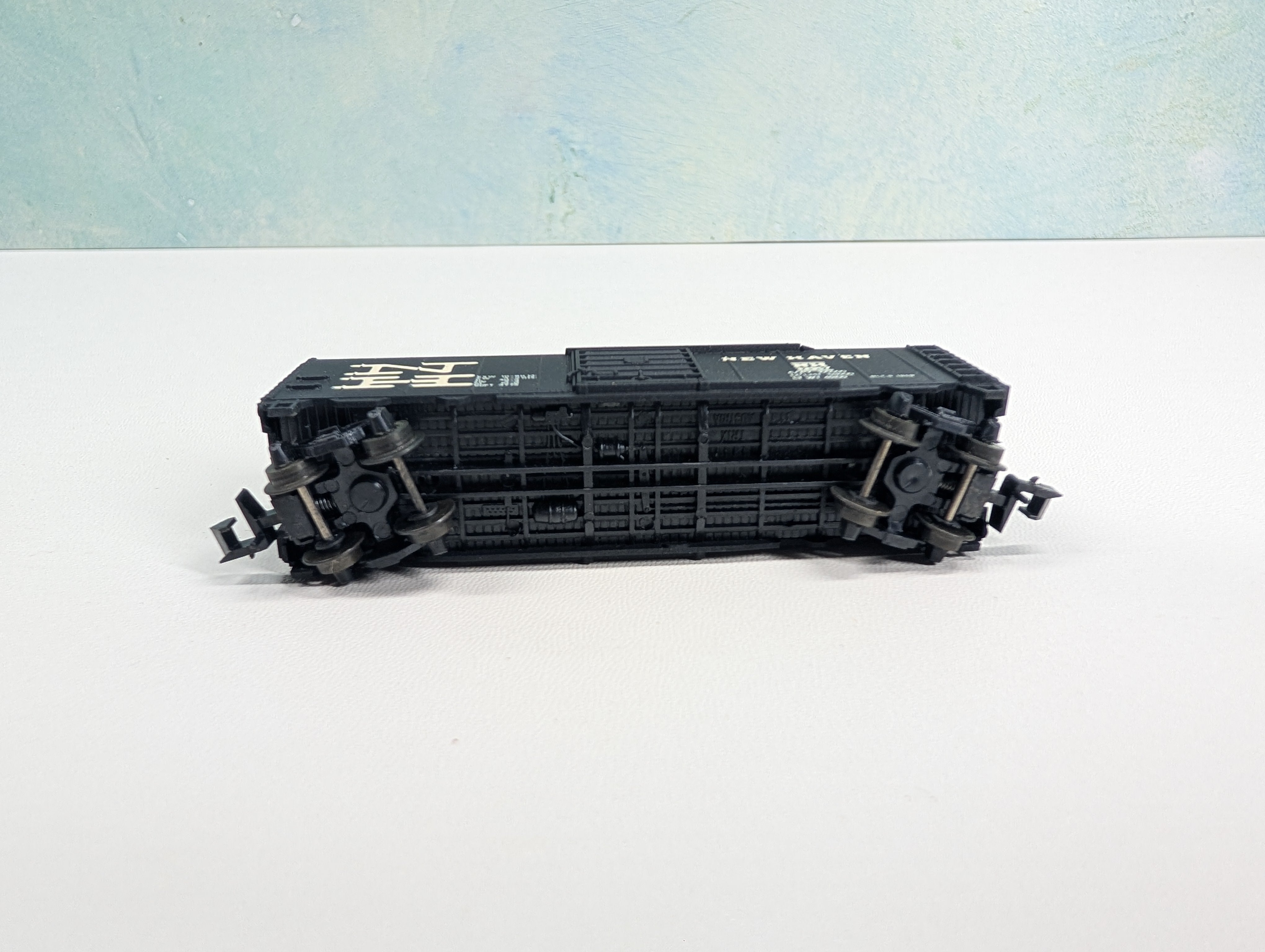 USED Postage Stamp Trains Aurora N Scale Box Car New Haven NH #32957