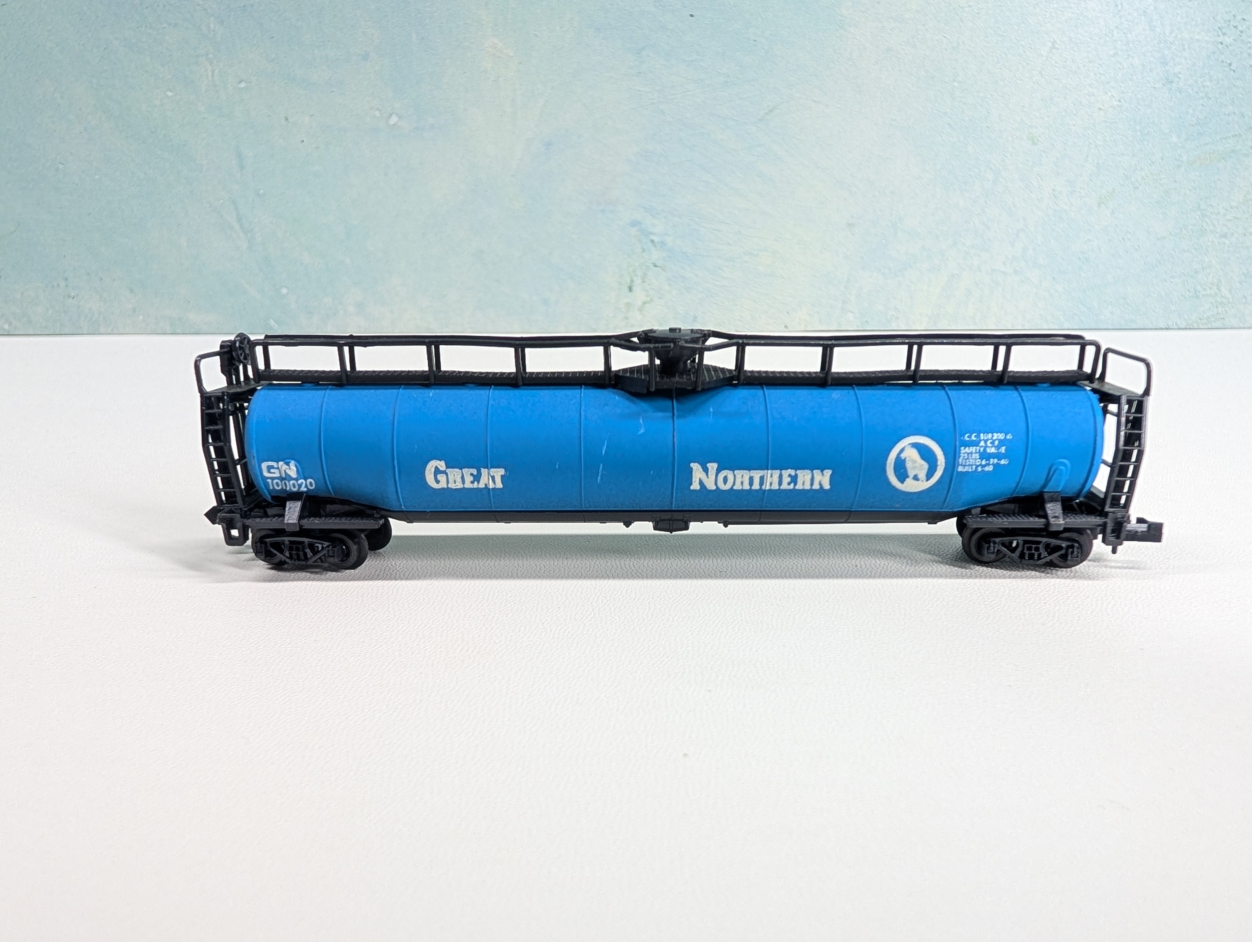 USED Postage Stamp Trains Aurora N Scale Jumbo Tank Car Great Northern GN #100020