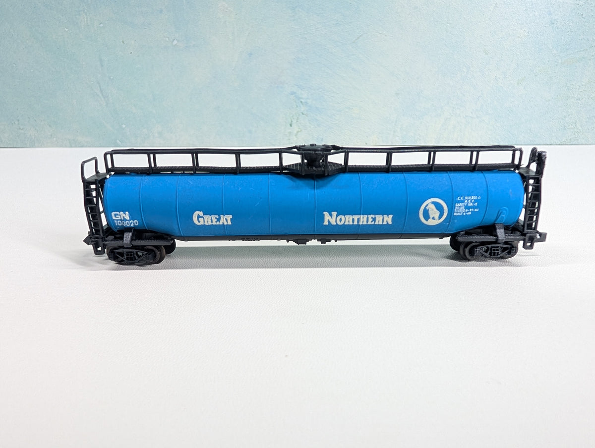 USED Postage Stamp Trains Aurora N Scale Jumbo Tank Car Great Northern GN #100020