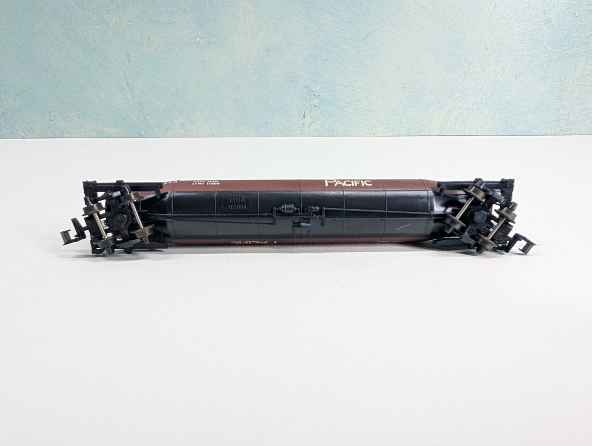 USED Postage Stamp Trains Aurora N Scale Jumbo Tank Car Southern Pacific SP #67270