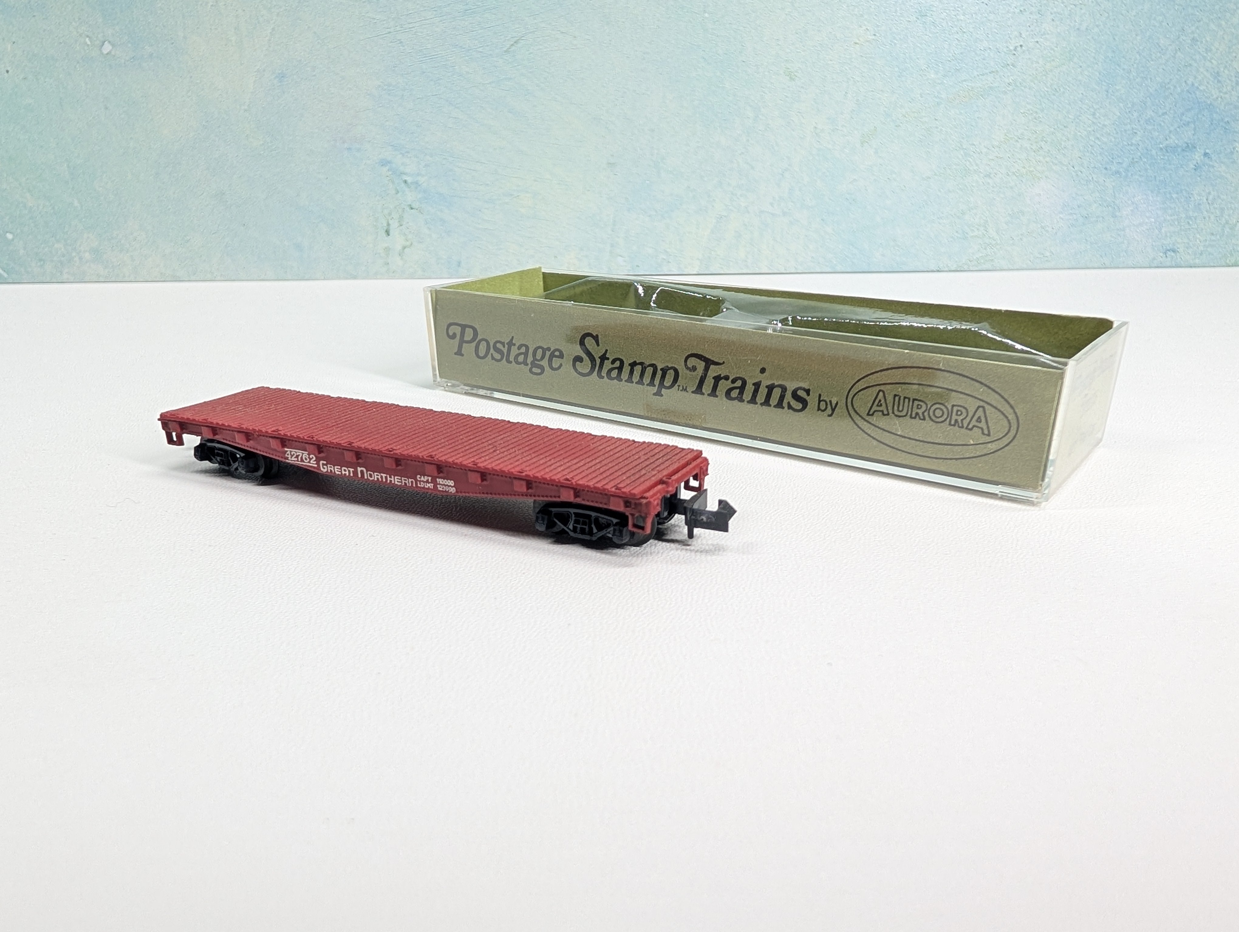 USED Postage Stamp Trains Aurora N Scale Flat Car Great Northern GN #42762