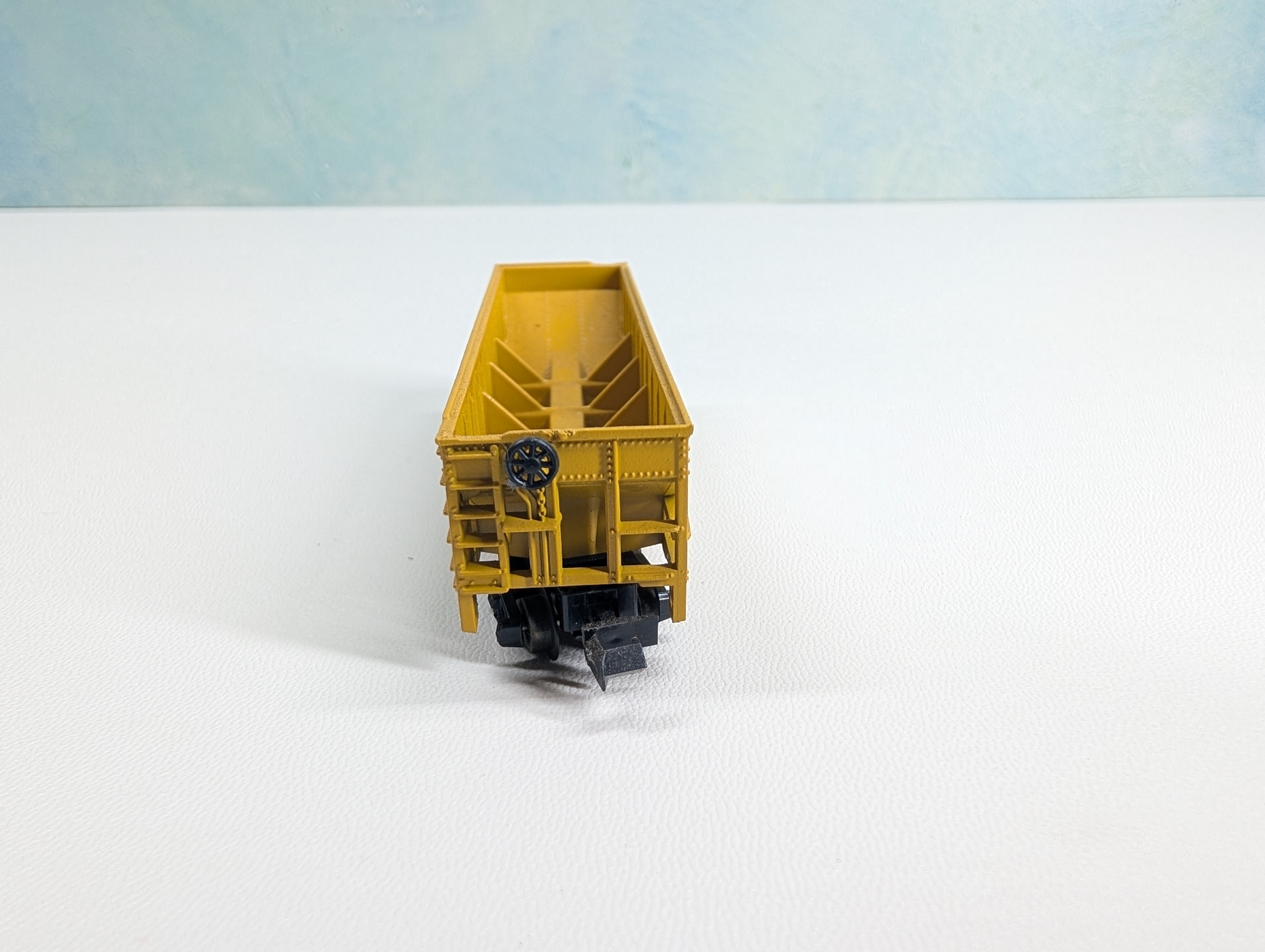 USED Postage Stamp Trains Aurora N Scale Quad Hopper Peabody Short Line PSL #6671