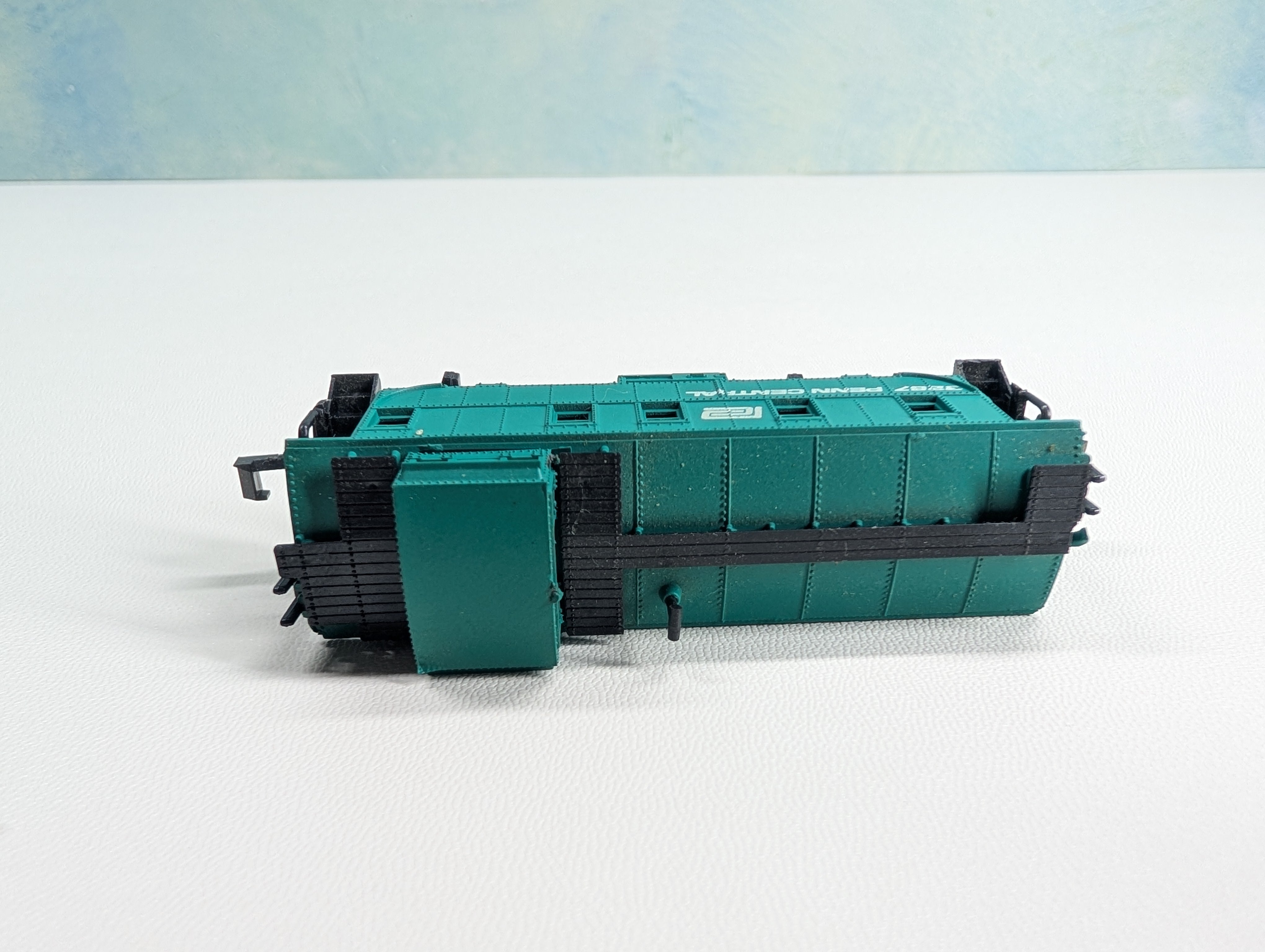 USED Postage Stamp Trains Aurora N Scale Caboose Penn Central PC #3287