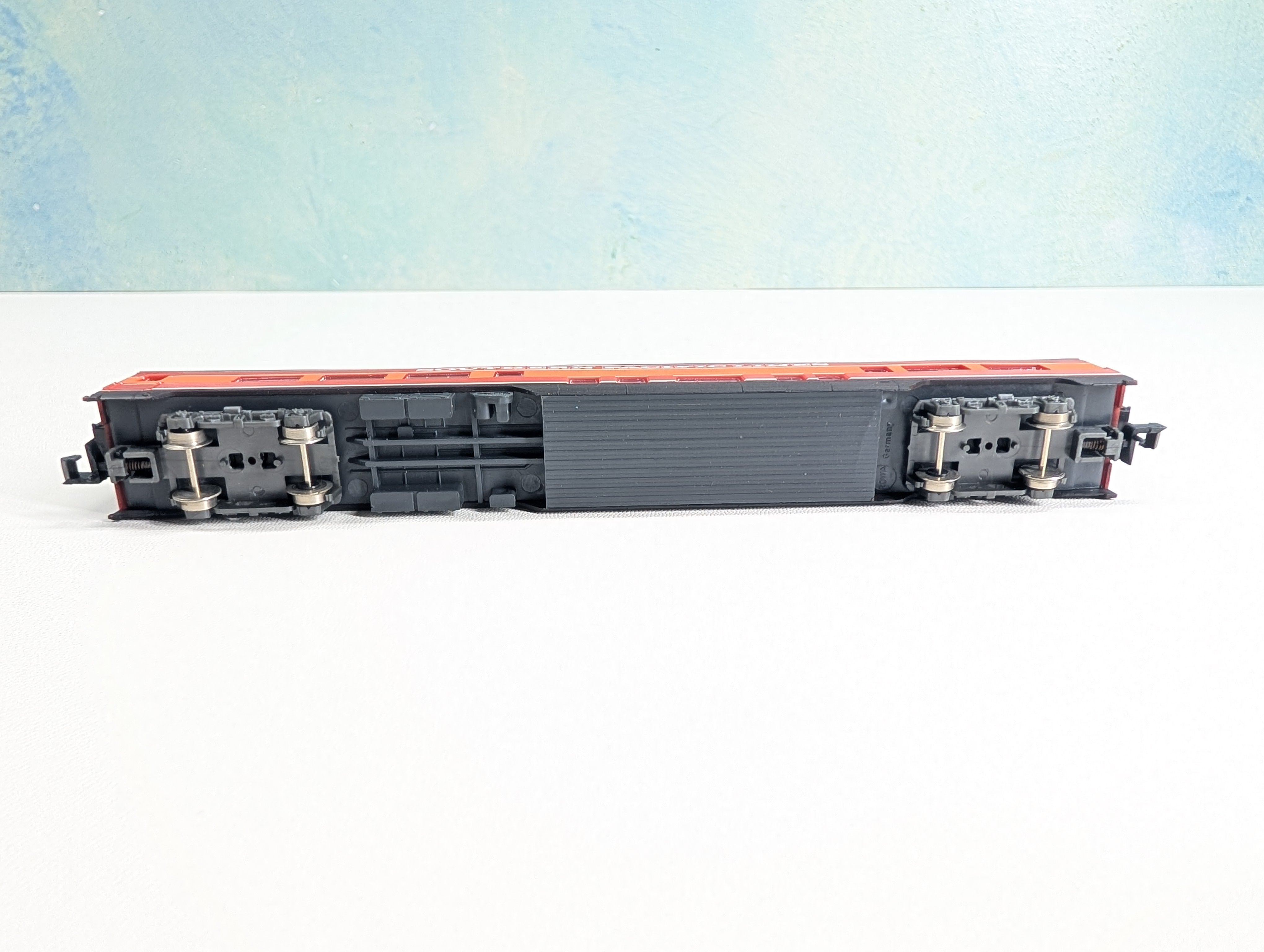 USED Con-Cor N Scale Dome Passenger Car Southern Pacific Lines Daylight