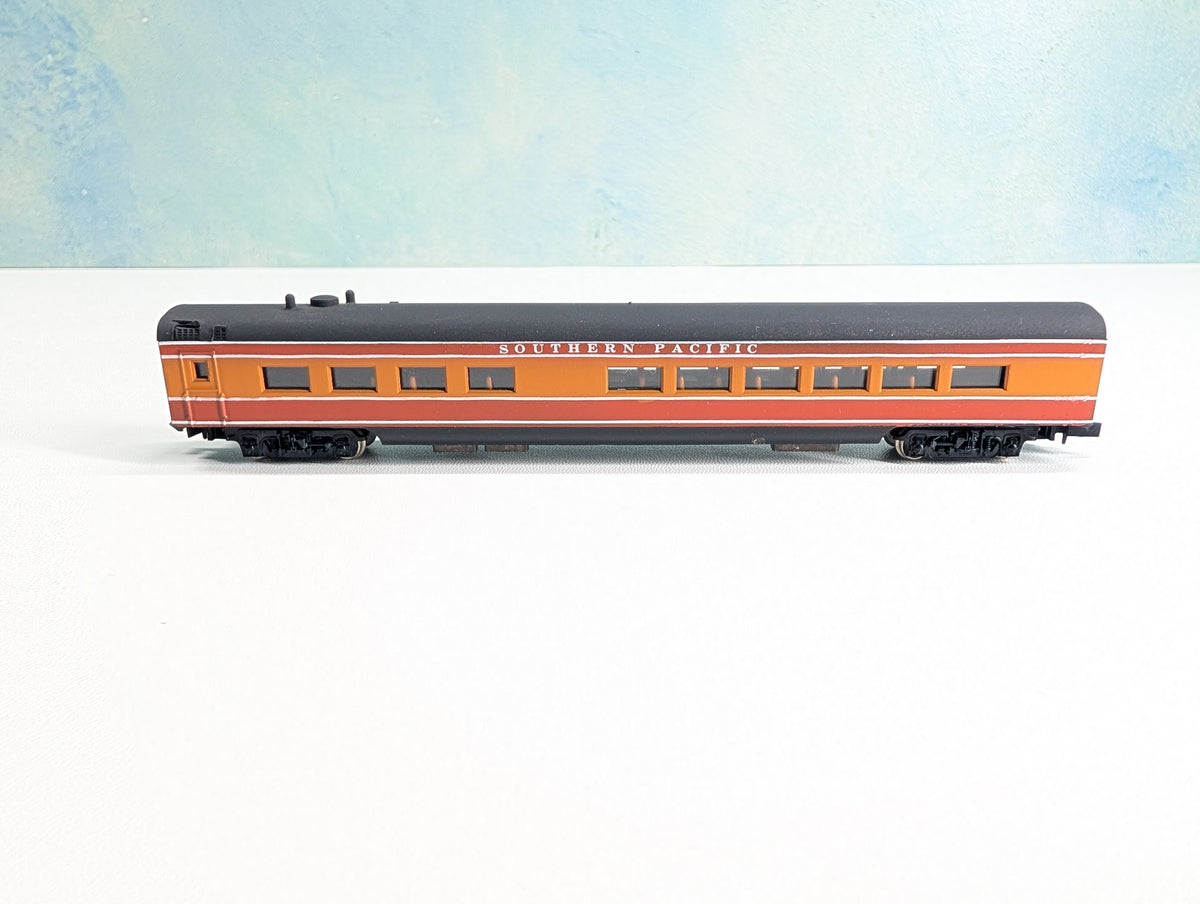 USED Con-Cor N Scale Diner Passenger Car Southern Pacific Daylight