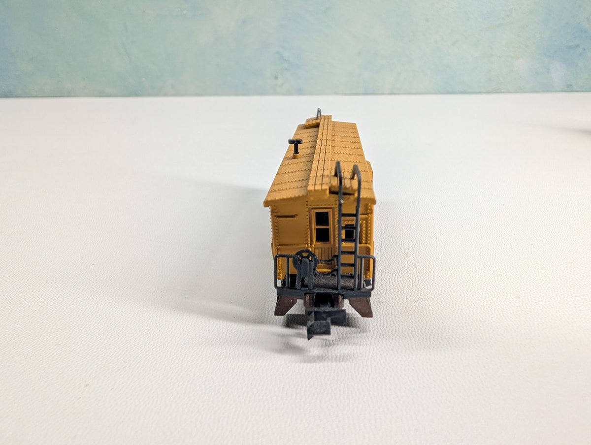 USED Con-Cor N Scale Bay Window Caboose Union Pacific UP #3821