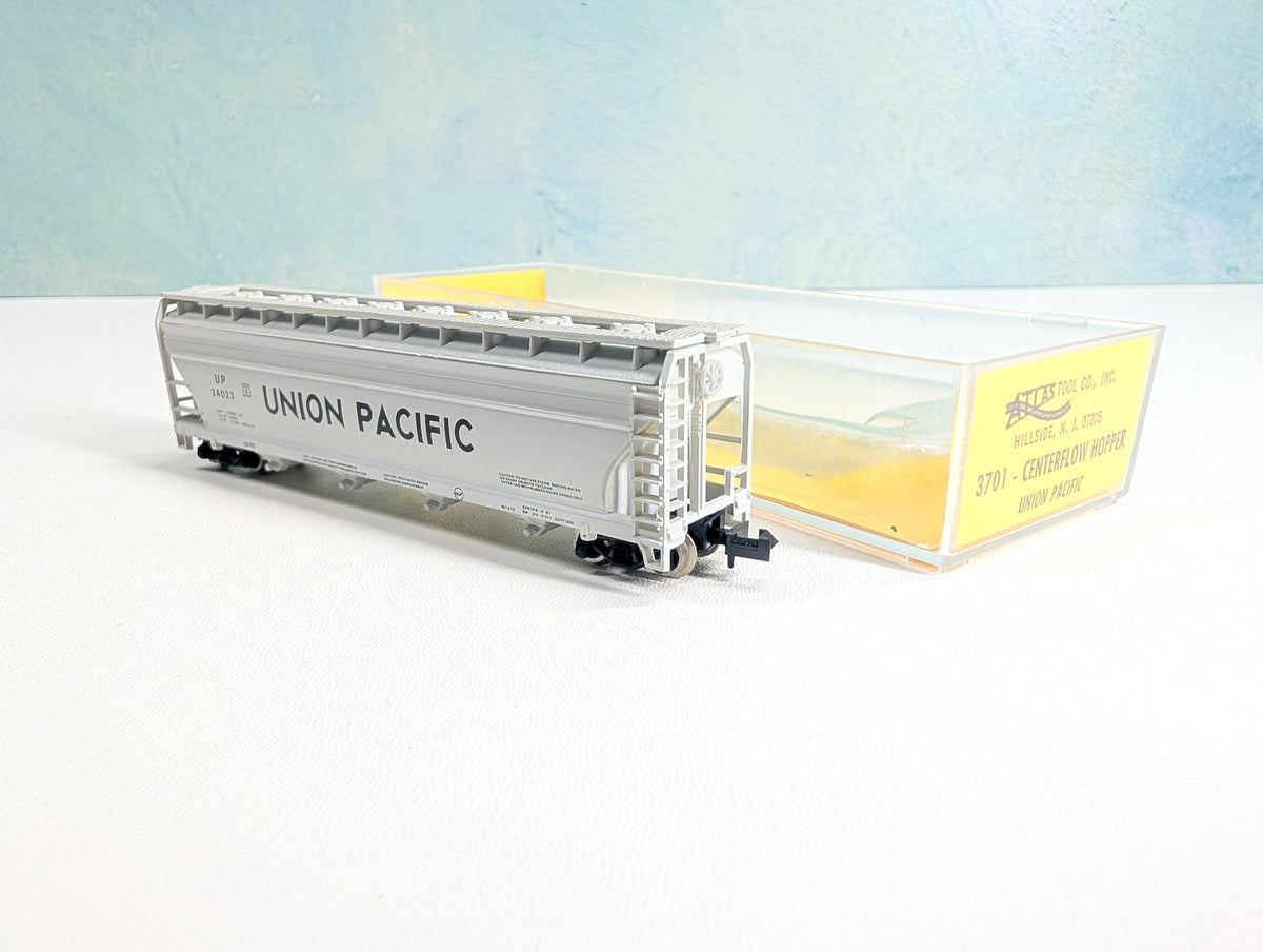 USED Atlas 3701 N Scale ACF Centerflow Hopper Union Pacific UP #24023