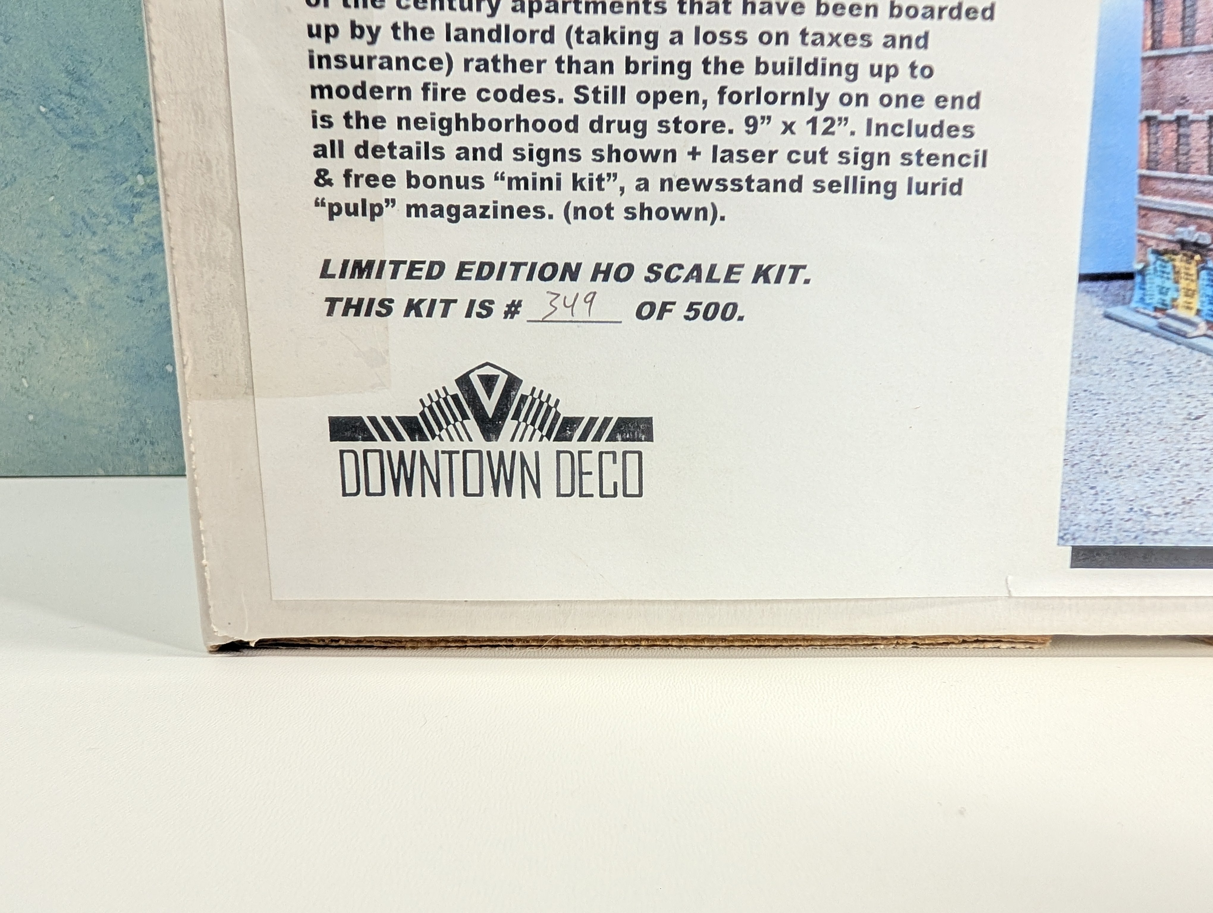 USED Downtown Deco 1010 HO Scale Old Brownstones KIT