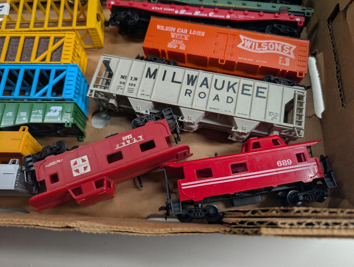 USED HO Scale Lot of Parts/Repairs Box Cars, Locomotive, Hoppers +more