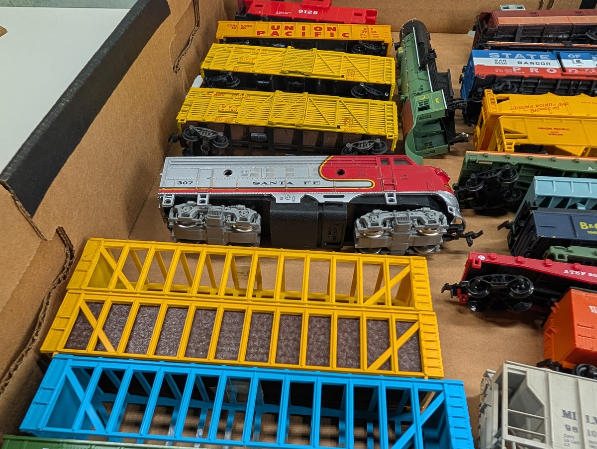 USED HO Scale Lot of Parts/Repairs Box Cars, Locomotive, Hoppers +more