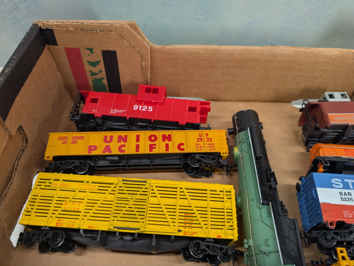 USED HO Scale Lot of Parts/Repairs Box Cars, Locomotive, Hoppers +more