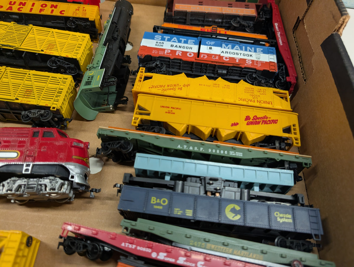USED HO Scale Lot of Parts/Repairs Box Cars, Locomotive, Hoppers +more