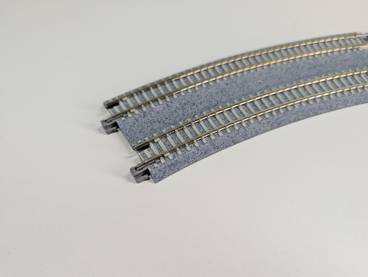 USED KATO 20-182 N Scale Concrete Tie Double Track Superelevated Easement Curve L&R (414/381mm, 19"/15") 45R Unitrack, Code 80 (2 pcs)