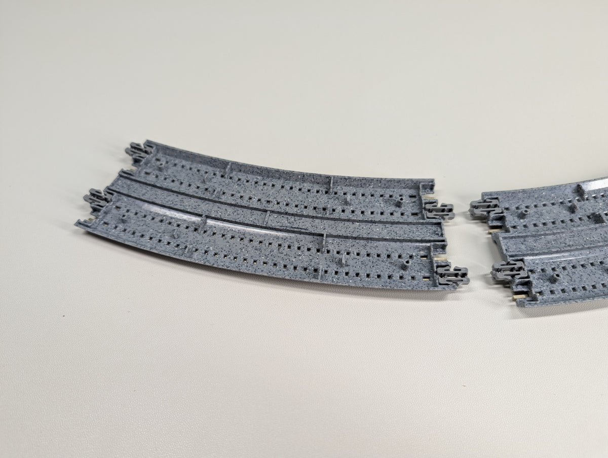 USED KATO 20-182 N Scale Concrete Tie Double Track Superelevated Easement Curve L&R (414/381mm, 19"/15") 45R Unitrack, Code 80 (2 pcs)