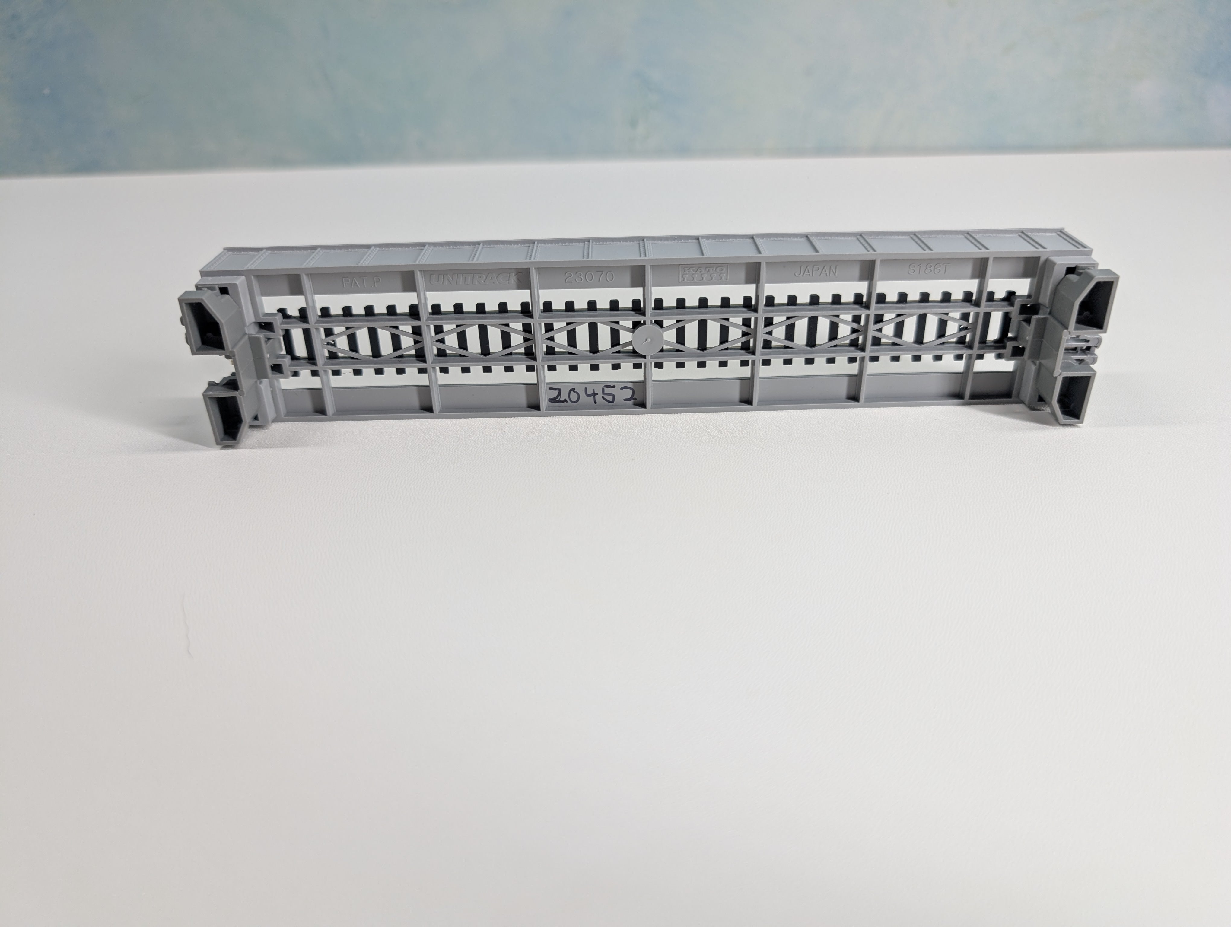 USED KATO 20-452 N Scale Single Plate Girder Bridge, Gray, Straight (186mm, 7 5/16") Unitrack, Code 80